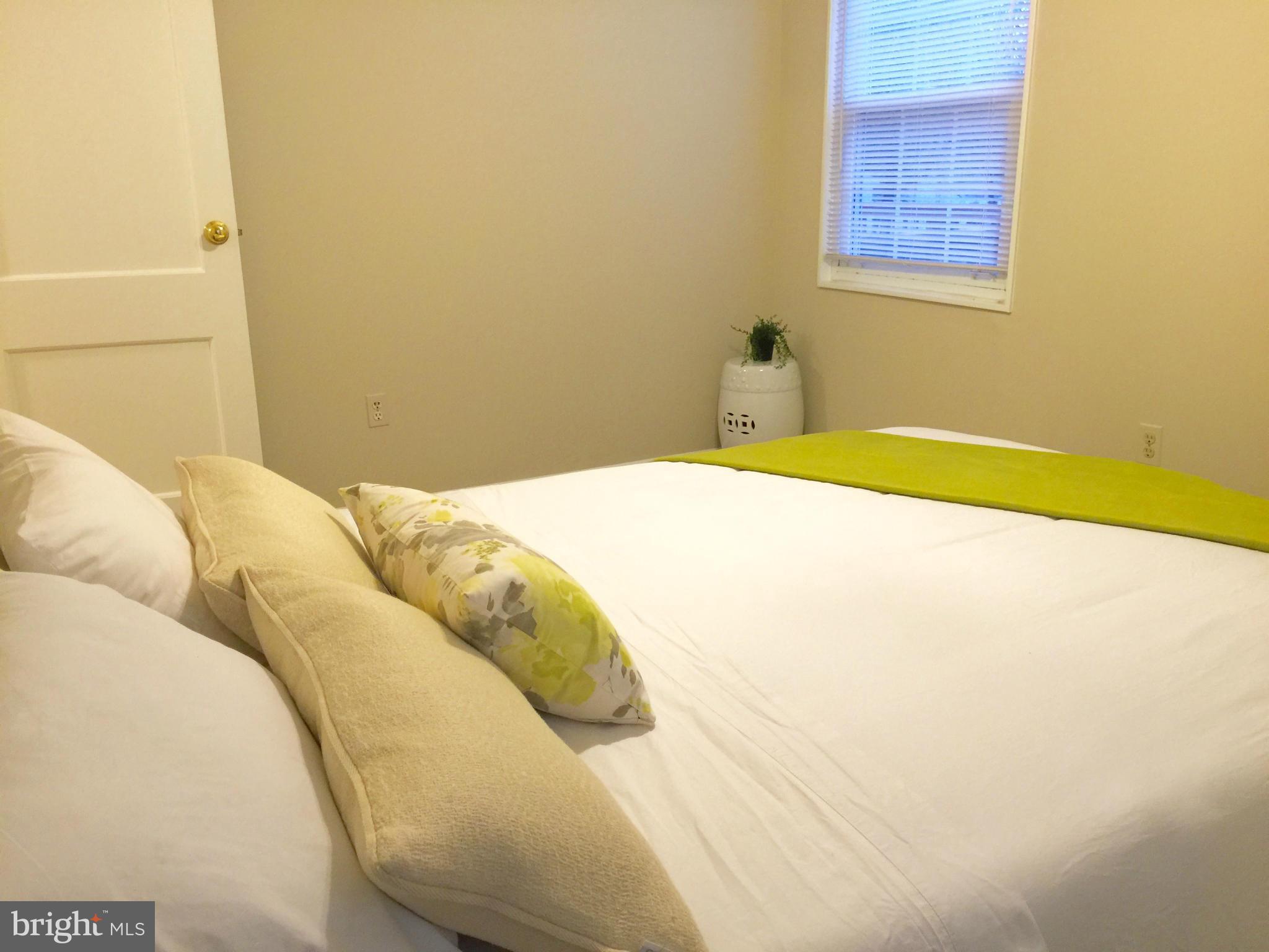 PIMMIT HILLS - Residential Lease