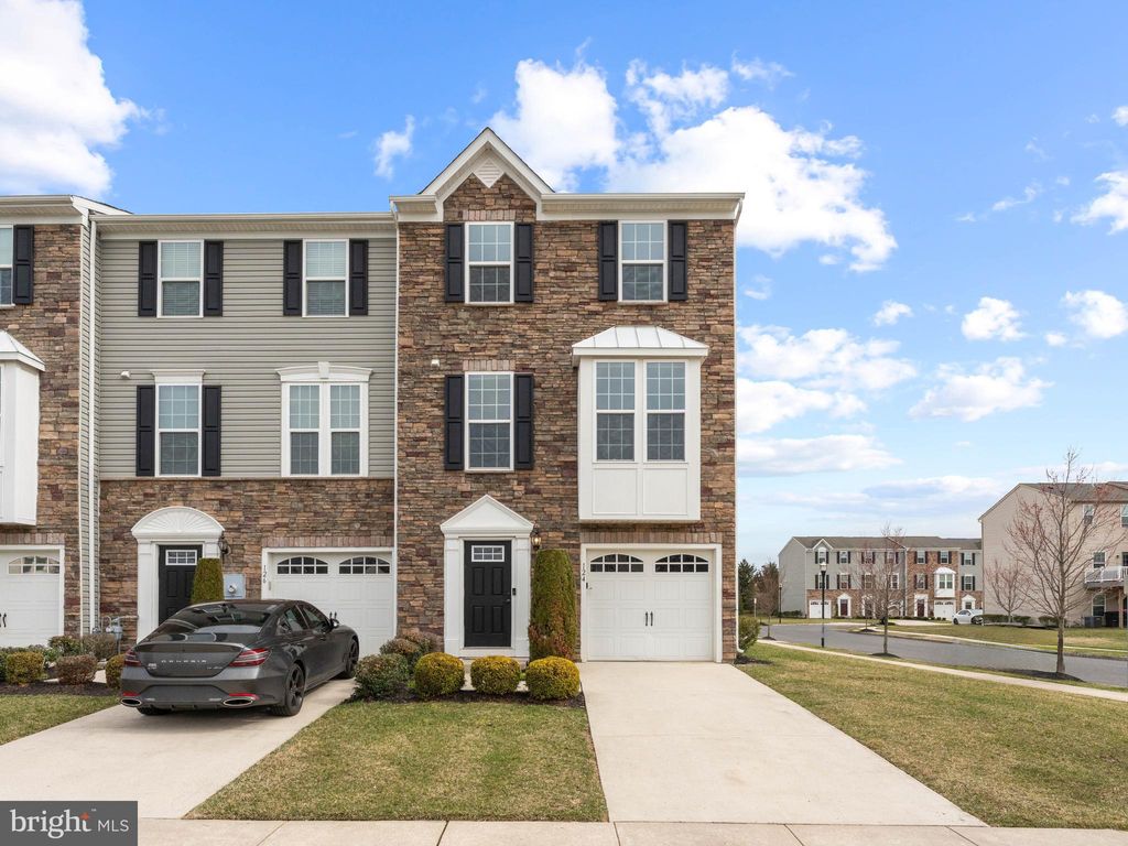 Photo of 124 Village Green Lane, SICKLERVILLE, NJ 08081 (MLS # NJCD2113440)