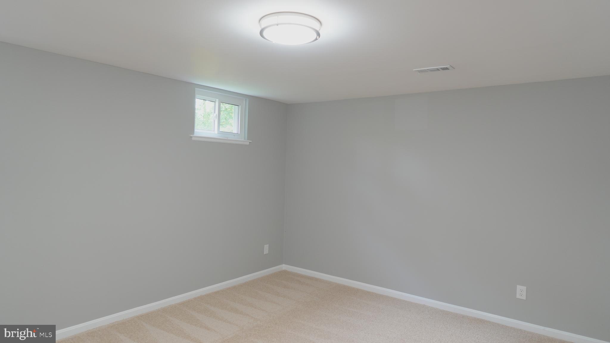 SHERWOOD FOREST MANOR - Residential