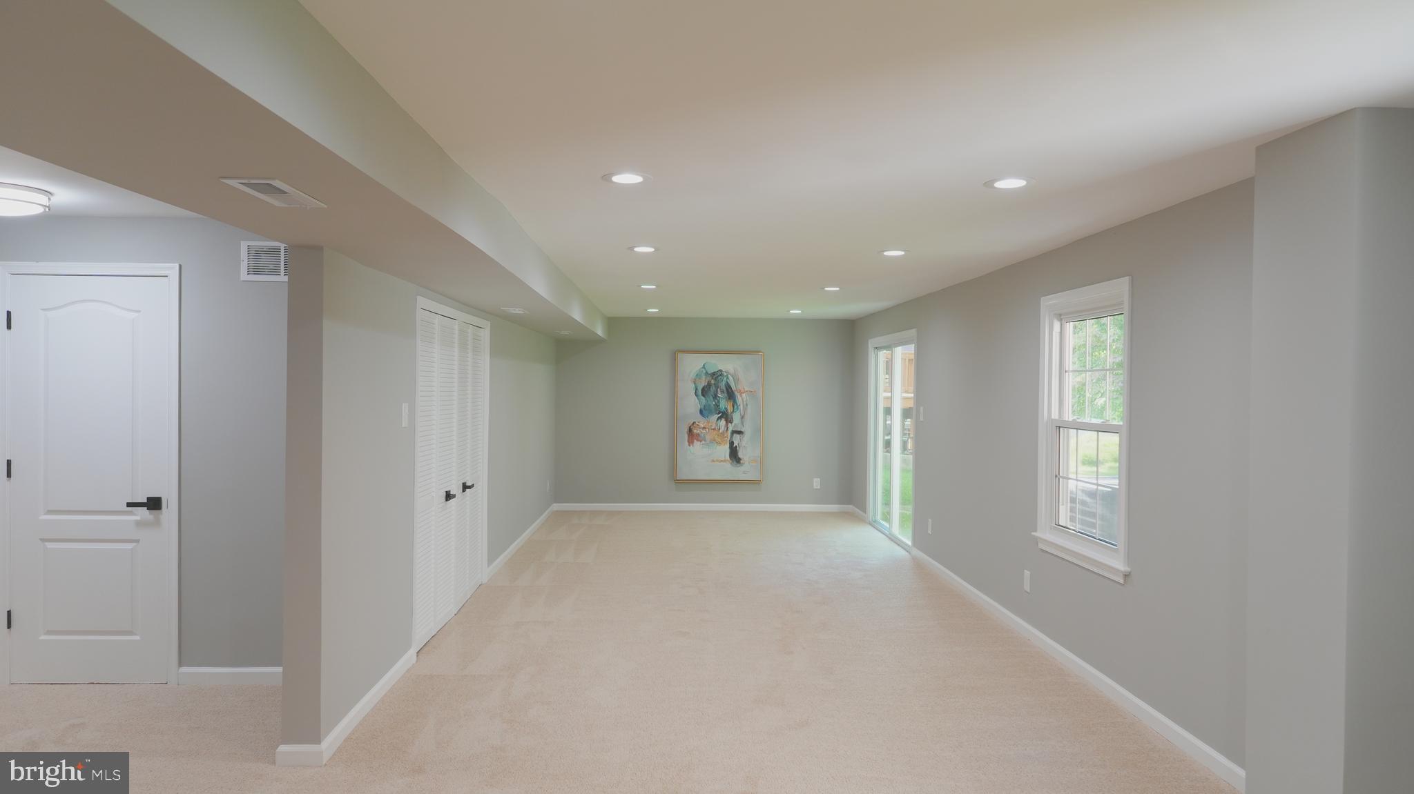 SHERWOOD FOREST MANOR - Residential