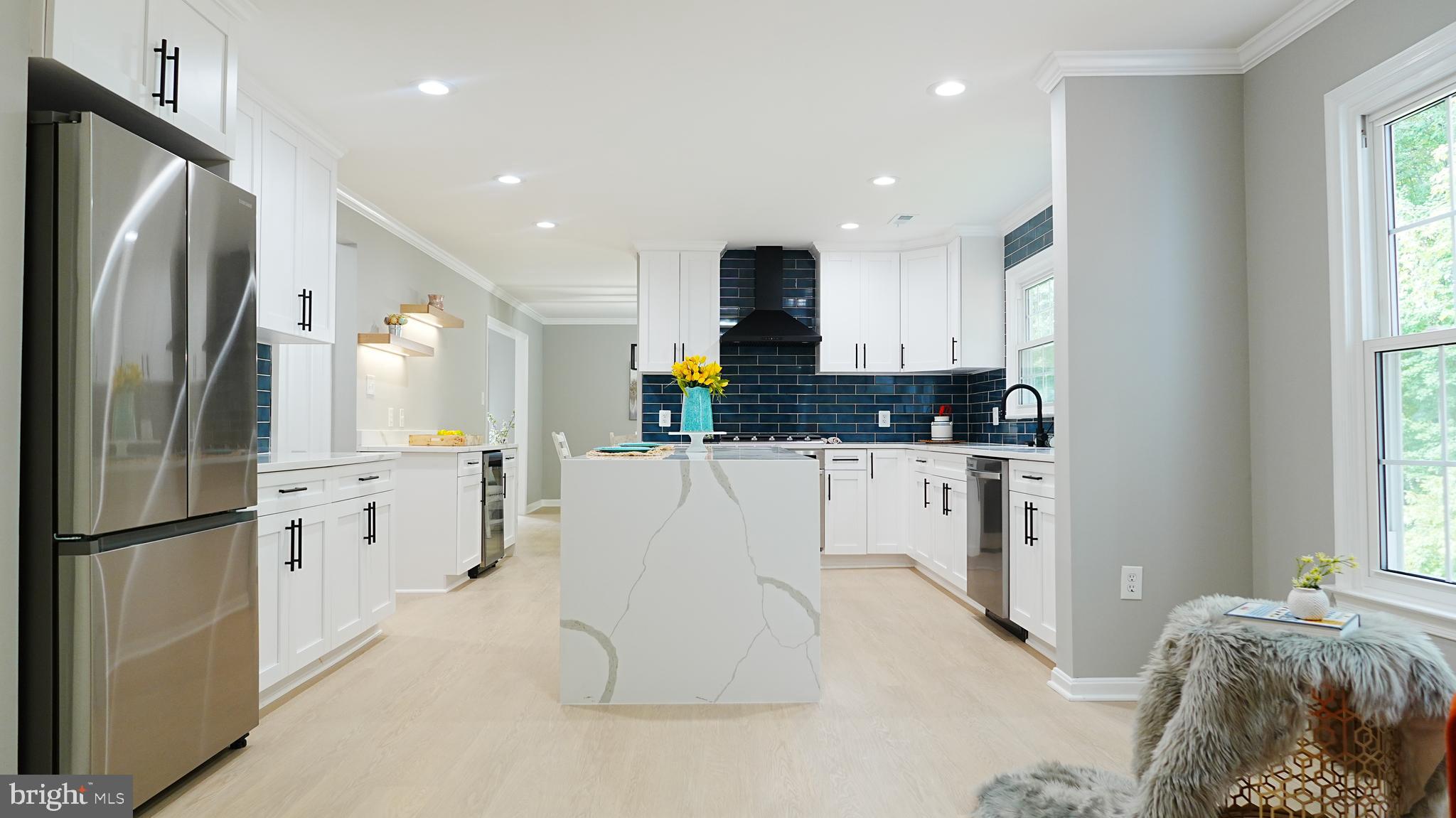 SHERWOOD FOREST MANOR - Residential