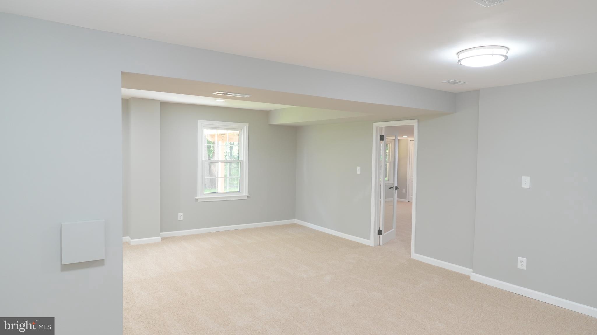 SHERWOOD FOREST MANOR - Residential