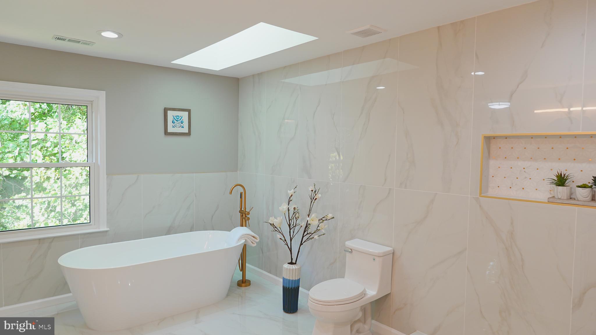 SHERWOOD FOREST MANOR - Residential