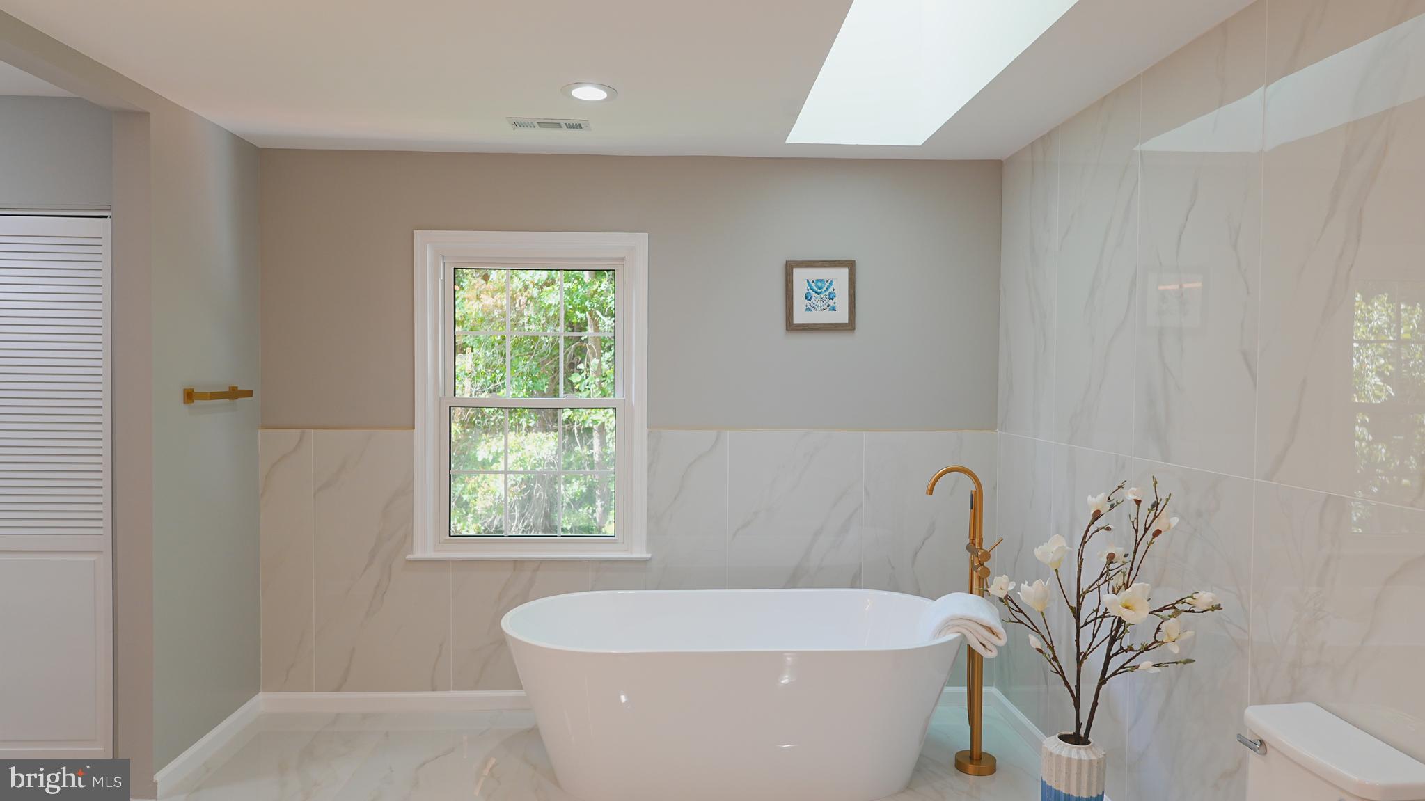 SHERWOOD FOREST MANOR - Residential