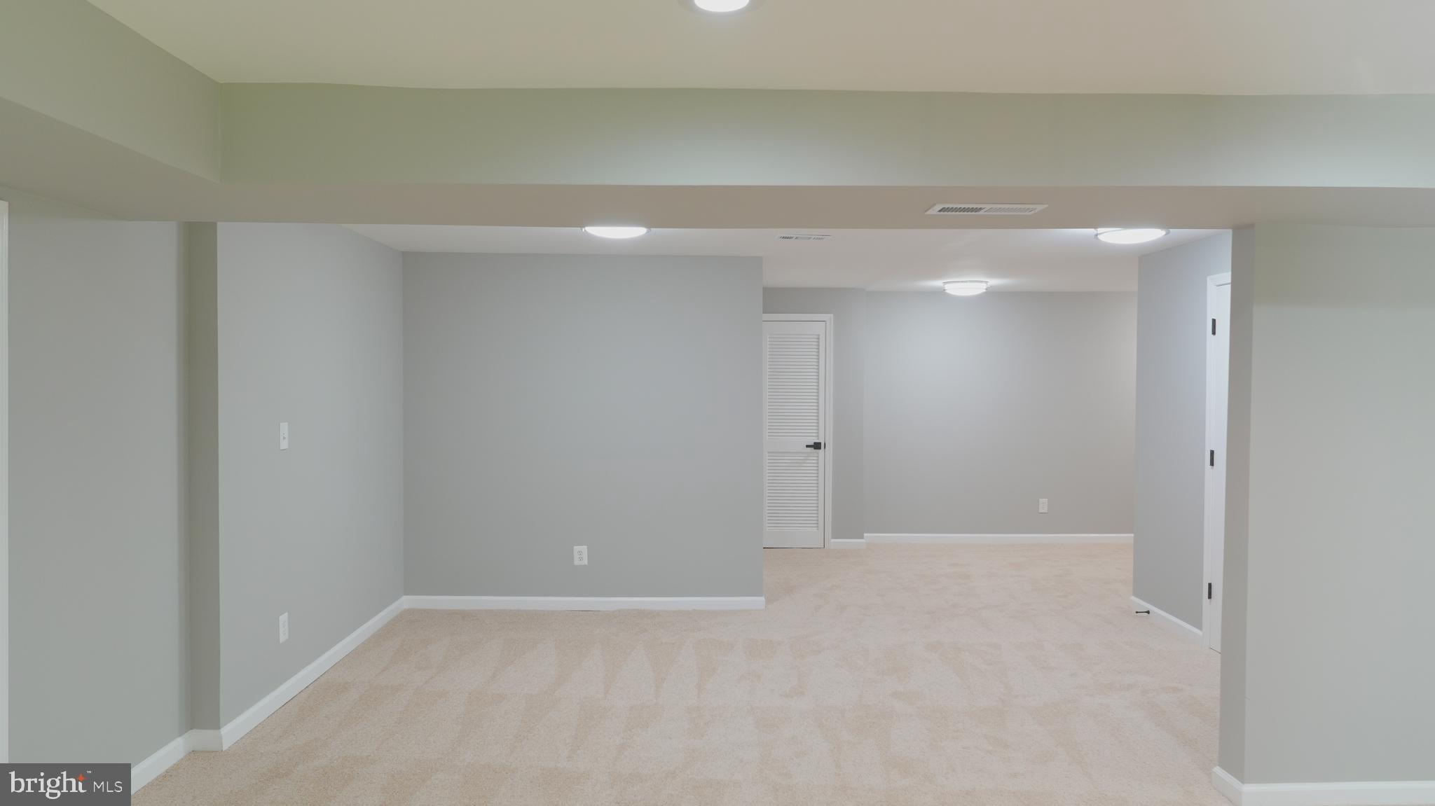 SHERWOOD FOREST MANOR - Residential