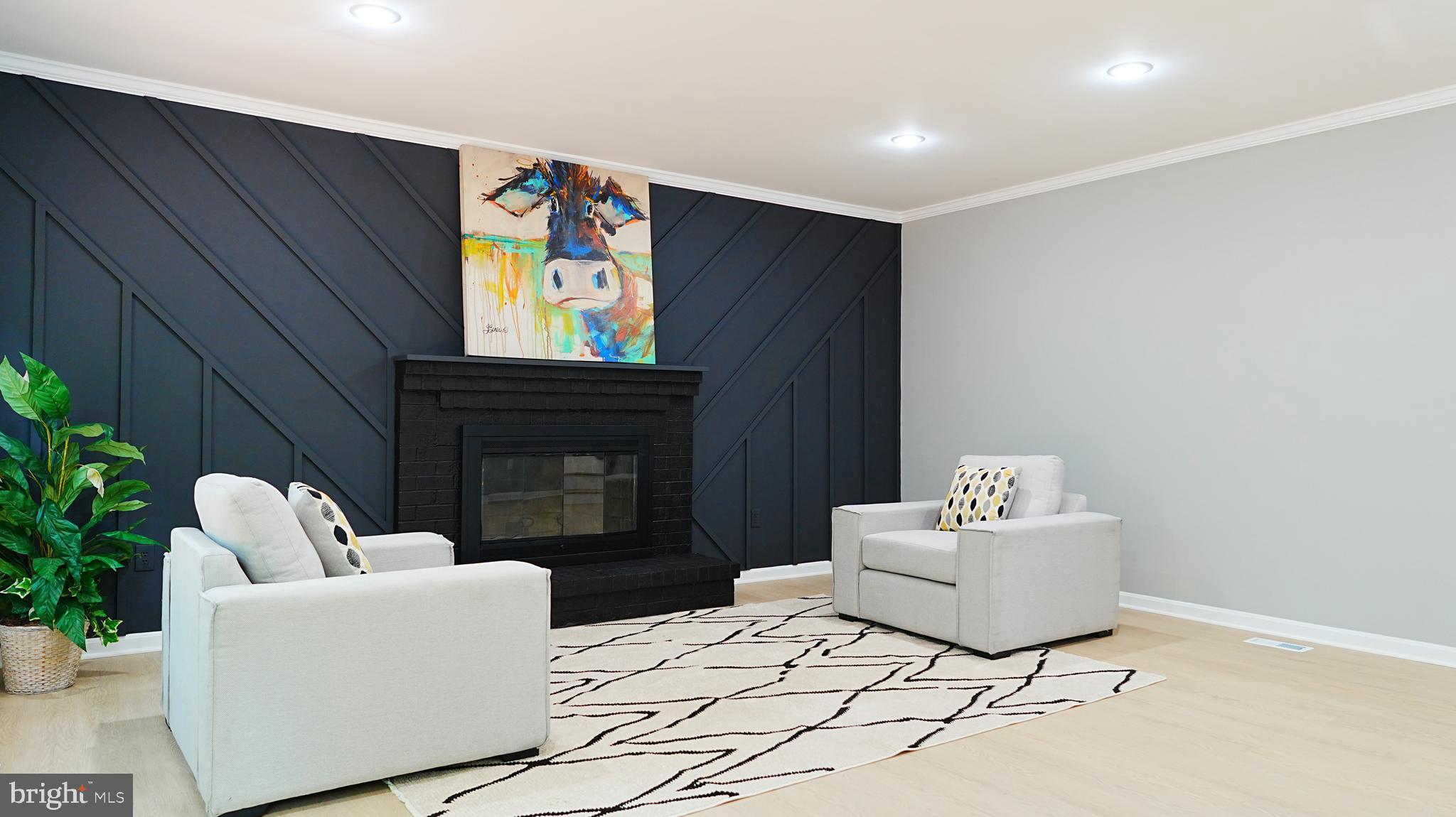 SHERWOOD FOREST MANOR - Residential