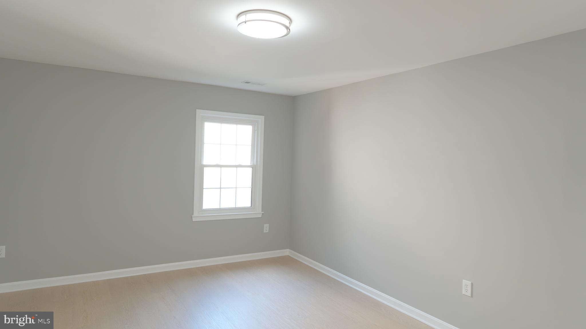 SHERWOOD FOREST MANOR - Residential