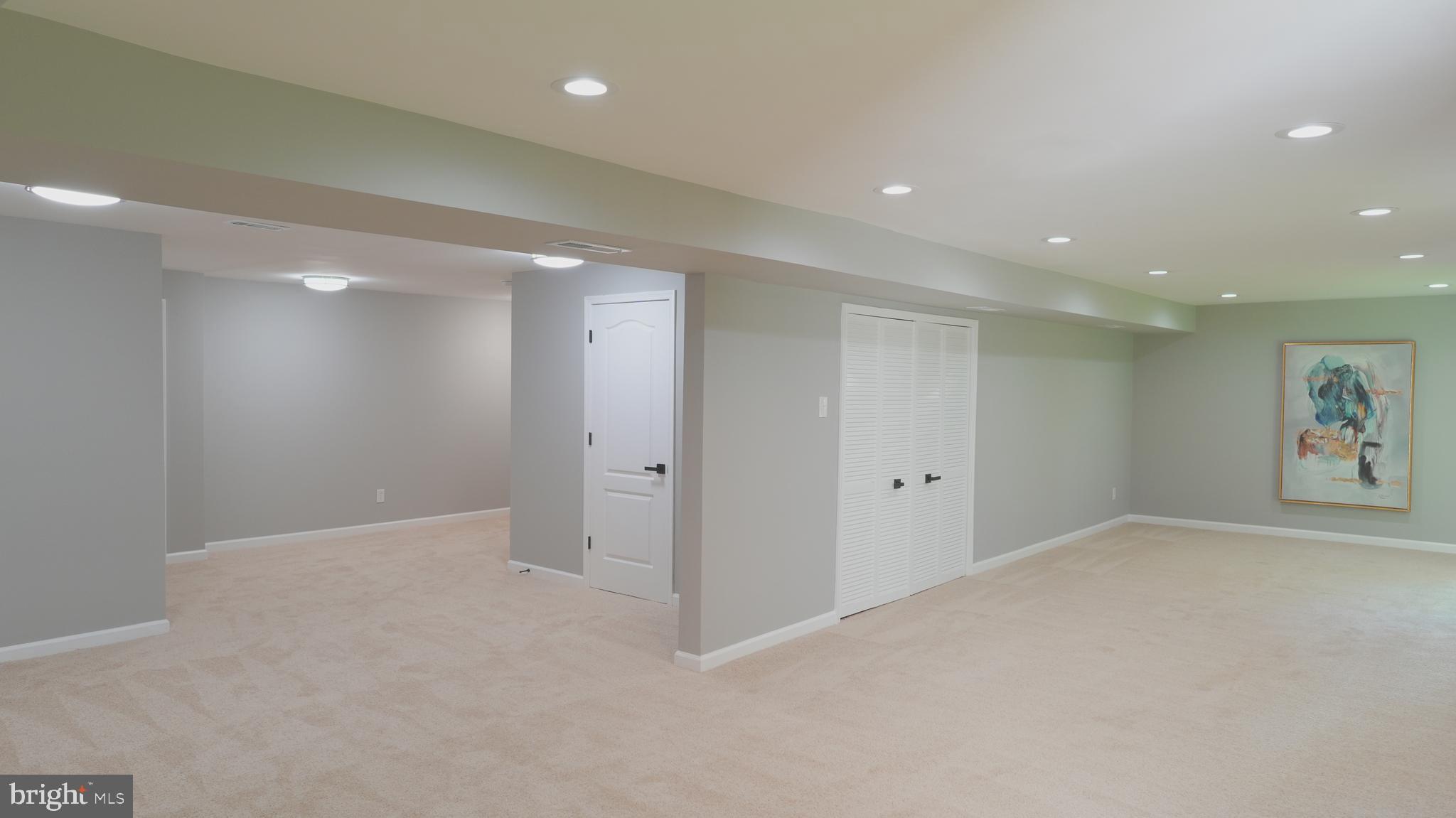 SHERWOOD FOREST MANOR - Residential