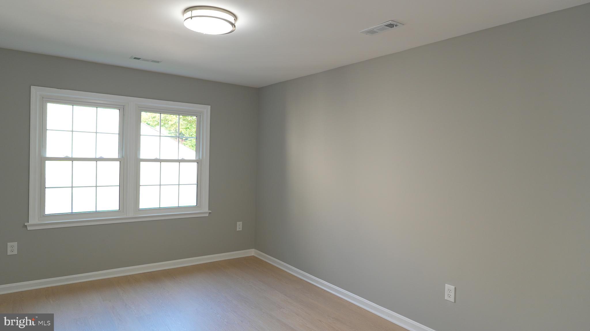 SHERWOOD FOREST MANOR - Residential