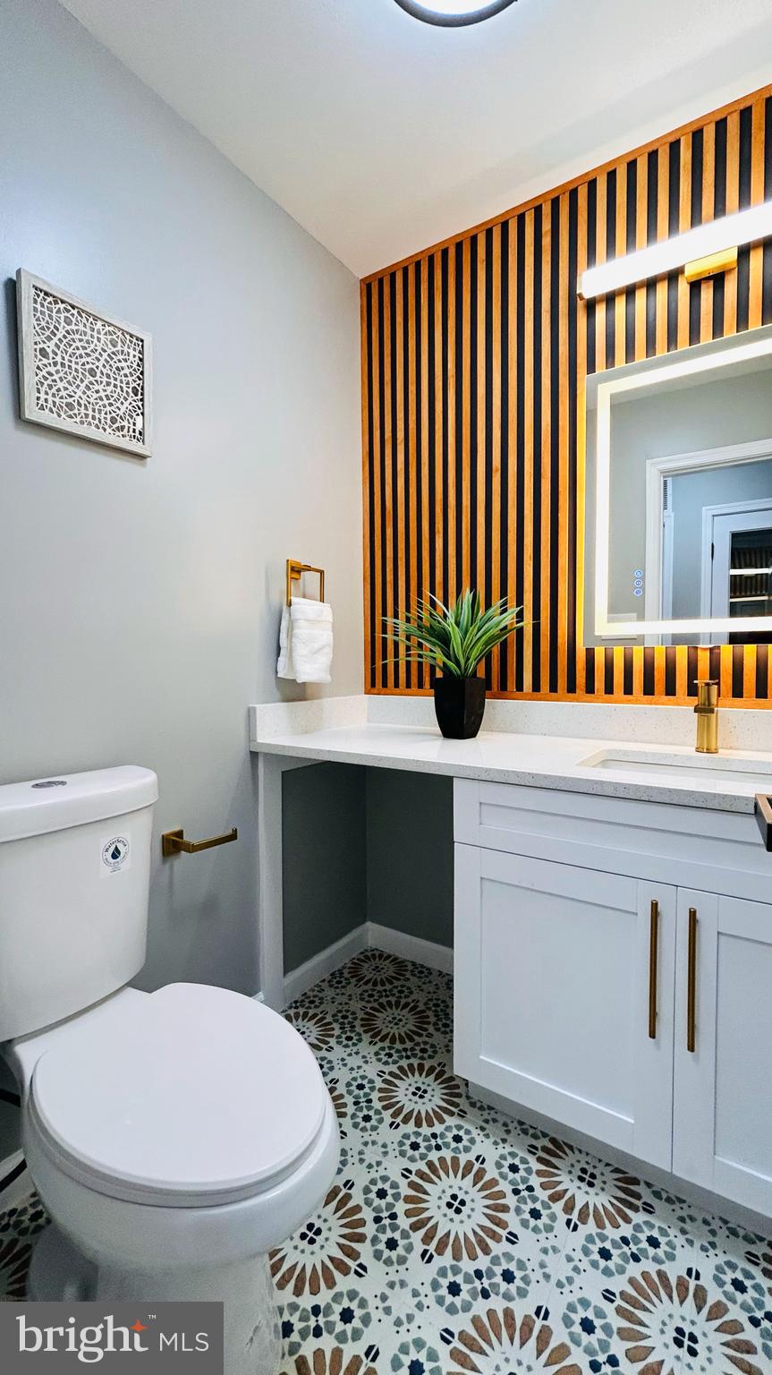 SHERWOOD FOREST MANOR - Residential