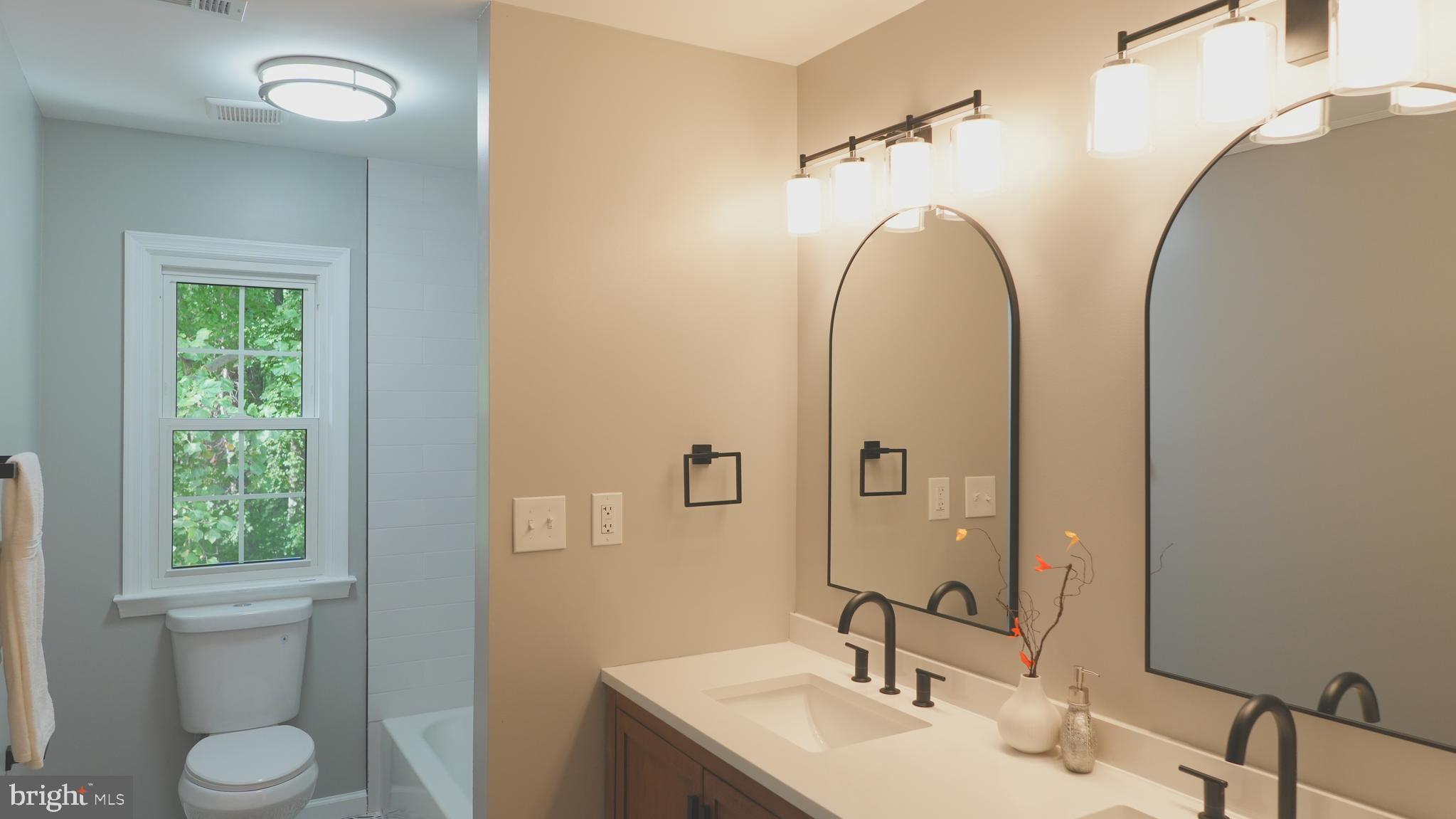 SHERWOOD FOREST MANOR - Residential