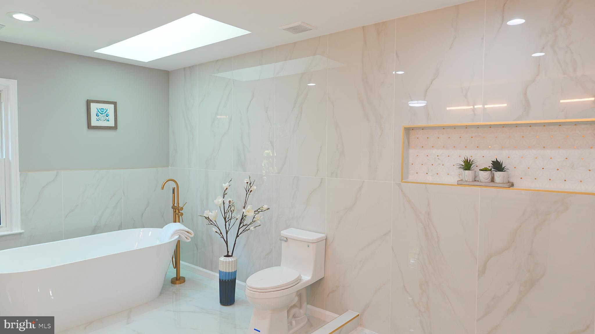 SHERWOOD FOREST MANOR - Residential