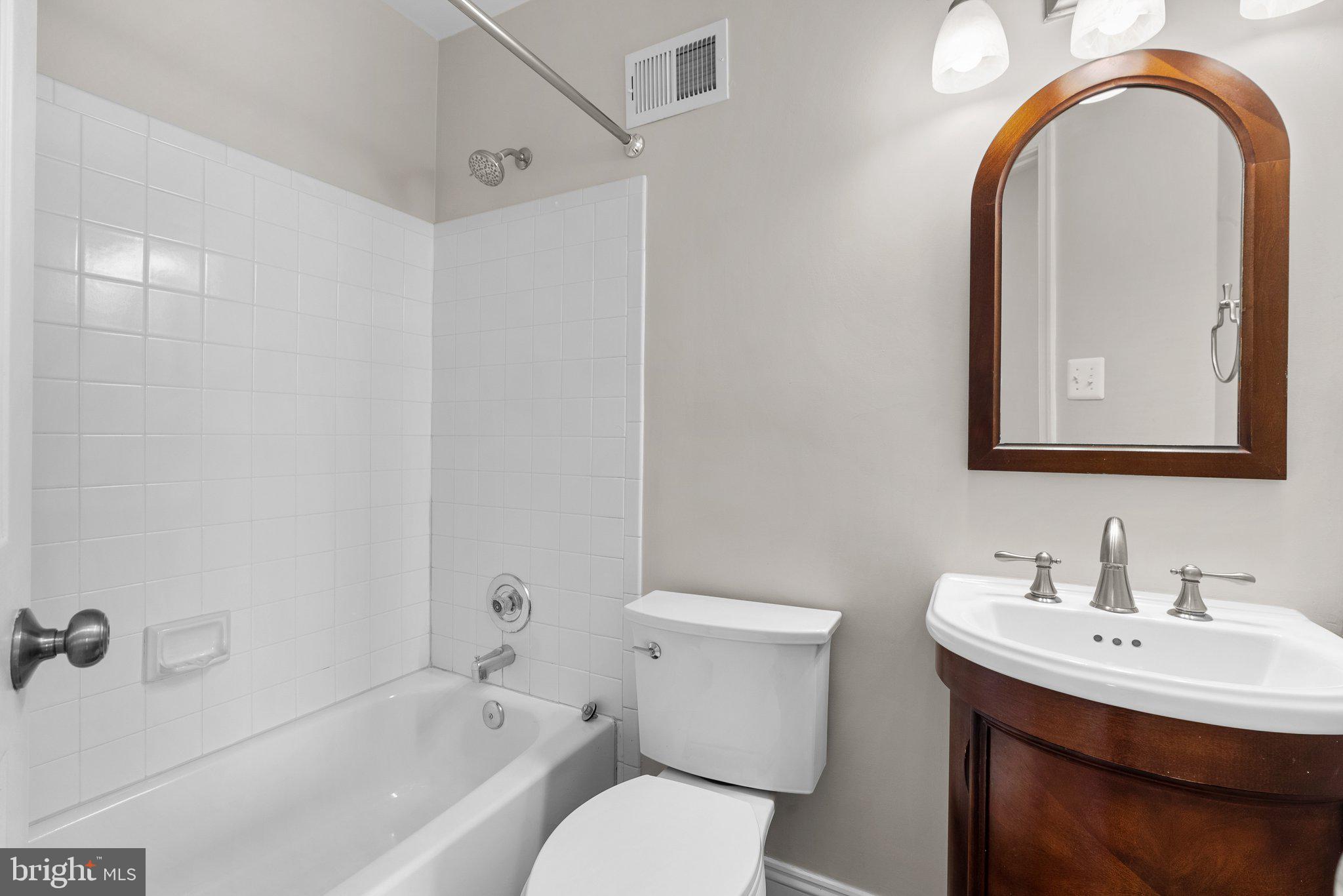 GUNNERS LAKE VILLAGE - Residential