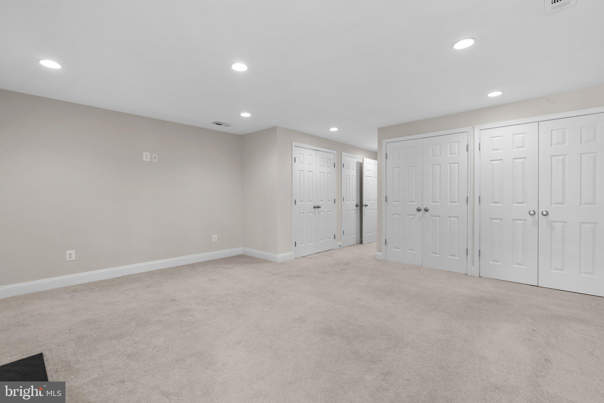 GUNNERS LAKE VILLAGE - Residential