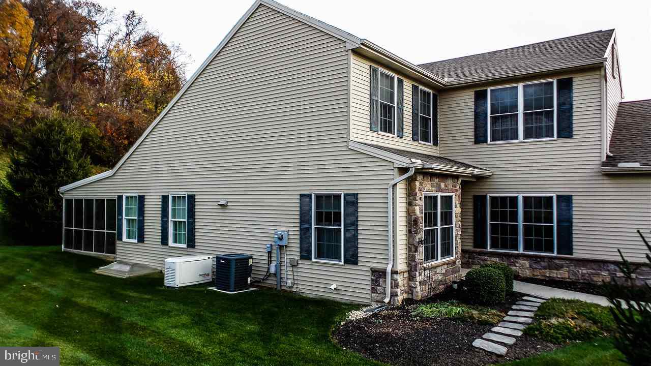 STONE HILL - Residential