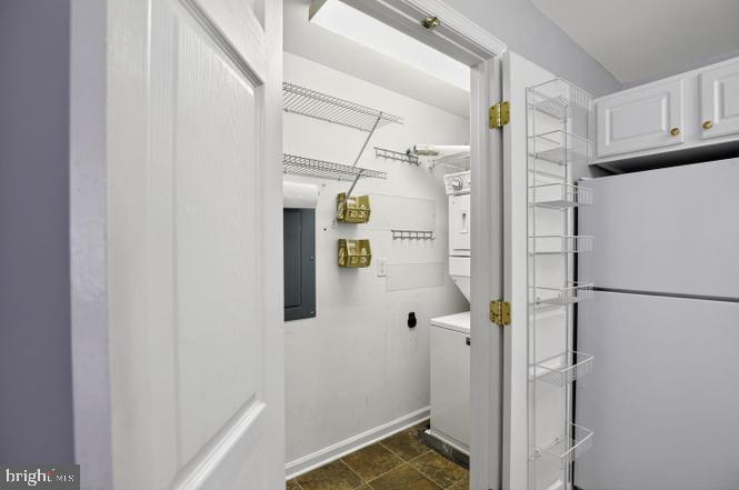 WINIFRED MANOR - Residential