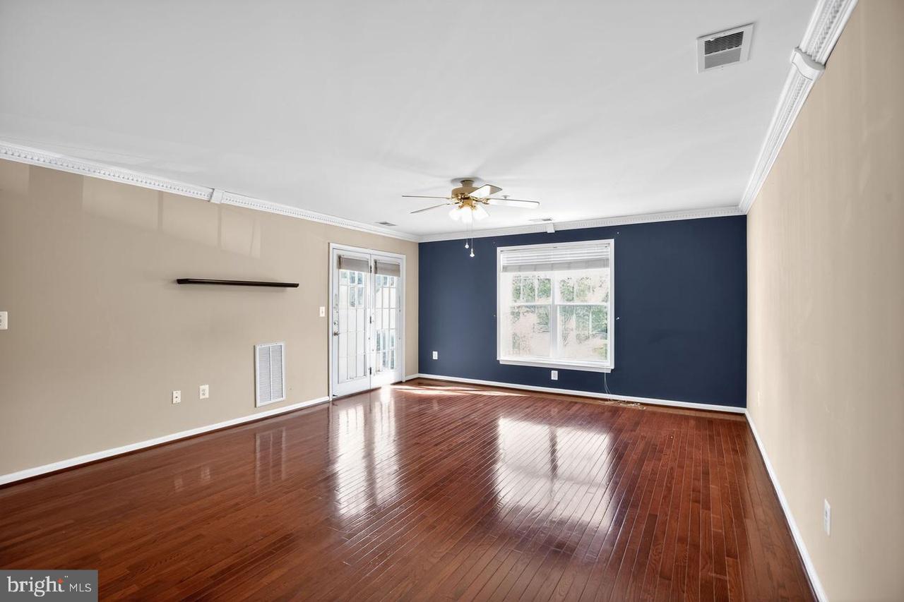 WINIFRED MANOR - Residential