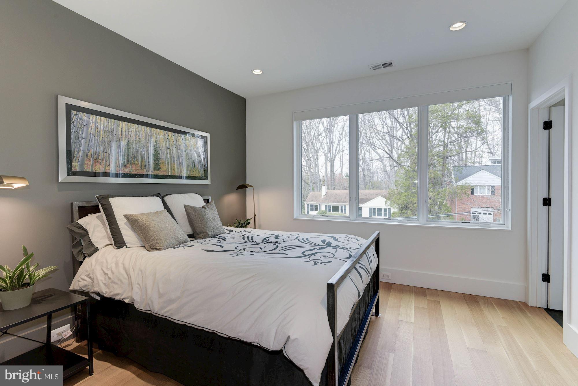 BELLEVUE FOREST - Residential