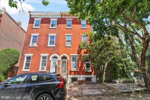 Townhouse For Sale - 2433 Aspen Street<br/> PHILADELPHIA, PA 19130
