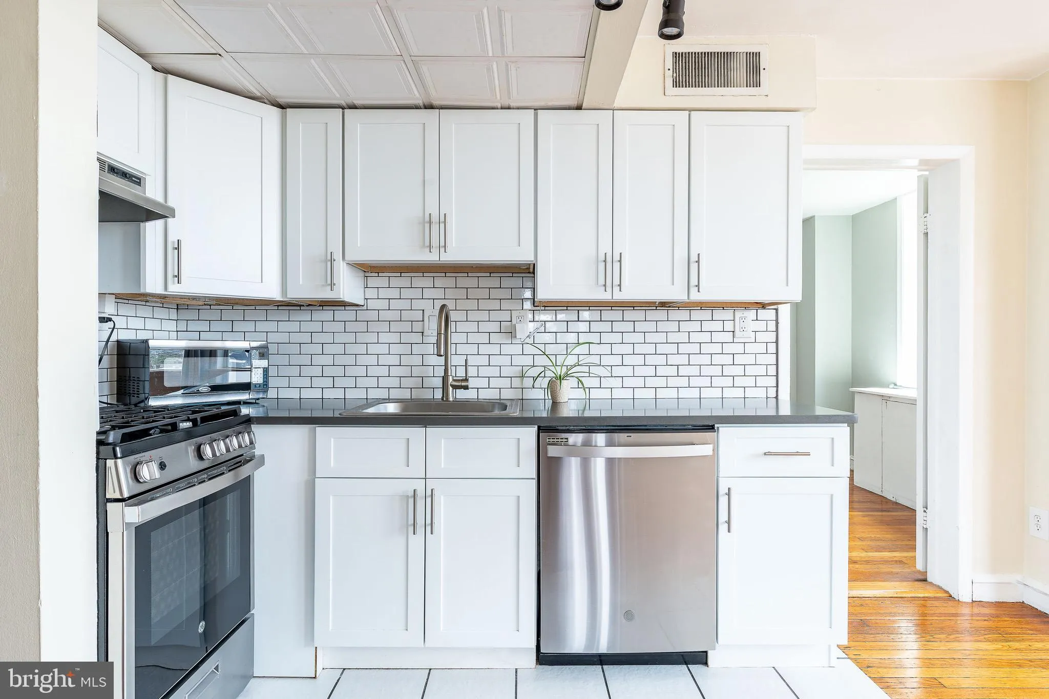 Philadelphia, Pennsylvania 19103, United States, 2 Bedrooms Bedrooms, ,1 BathroomBathrooms,Residential,Active,140267