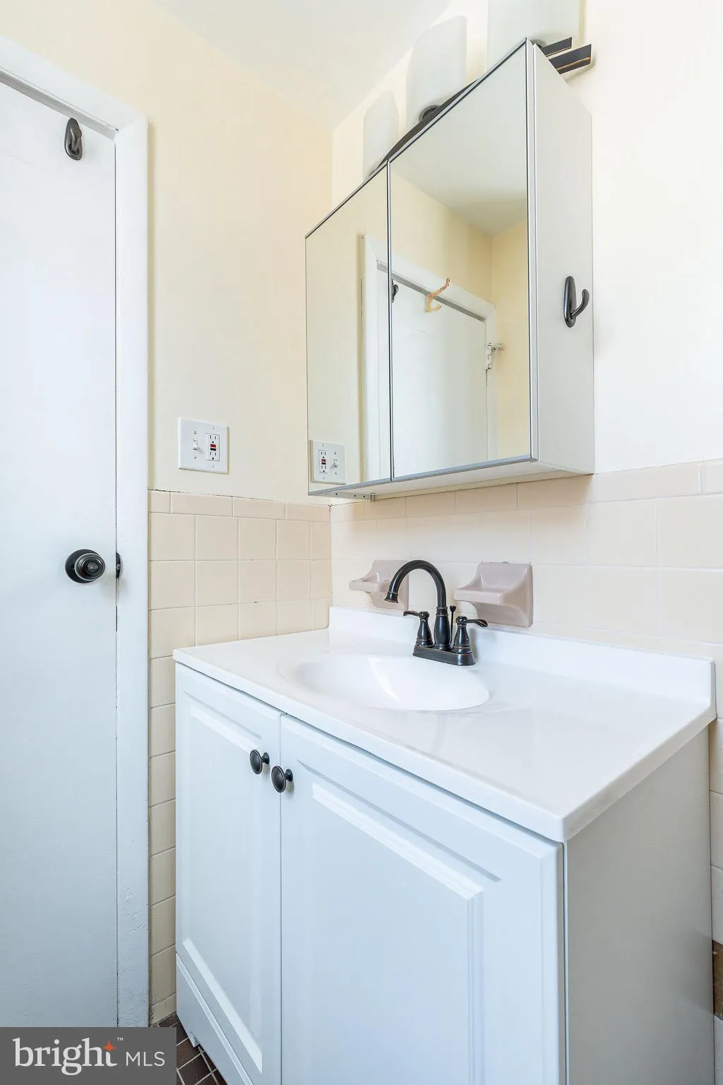 Philadelphia, Pennsylvania 19103, United States, 2 Bedrooms Bedrooms, ,1 BathroomBathrooms,Residential,Active,140267
