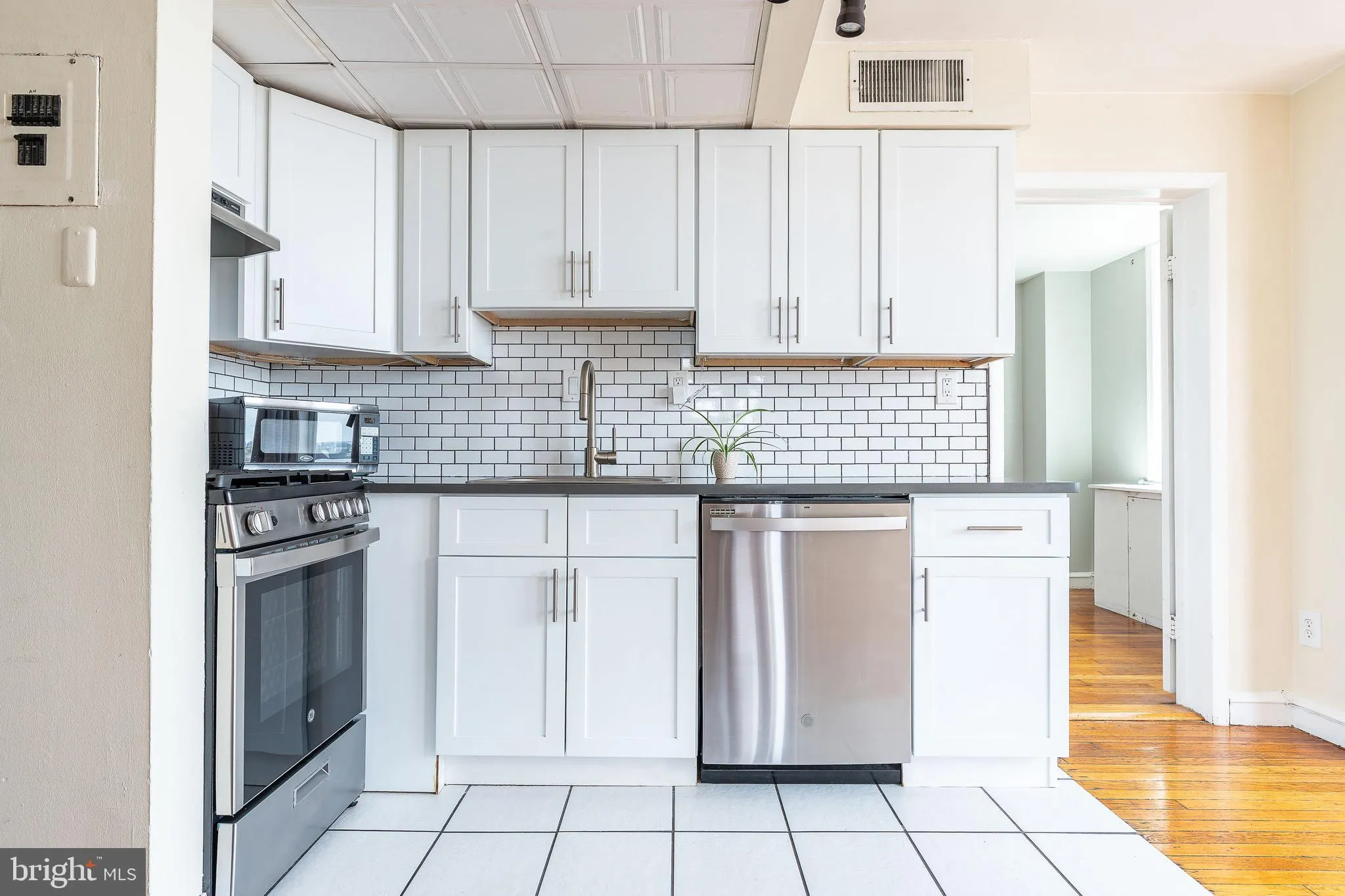 Philadelphia, Pennsylvania 19103, United States, 2 Bedrooms Bedrooms, ,1 BathroomBathrooms,Residential,Active,140267