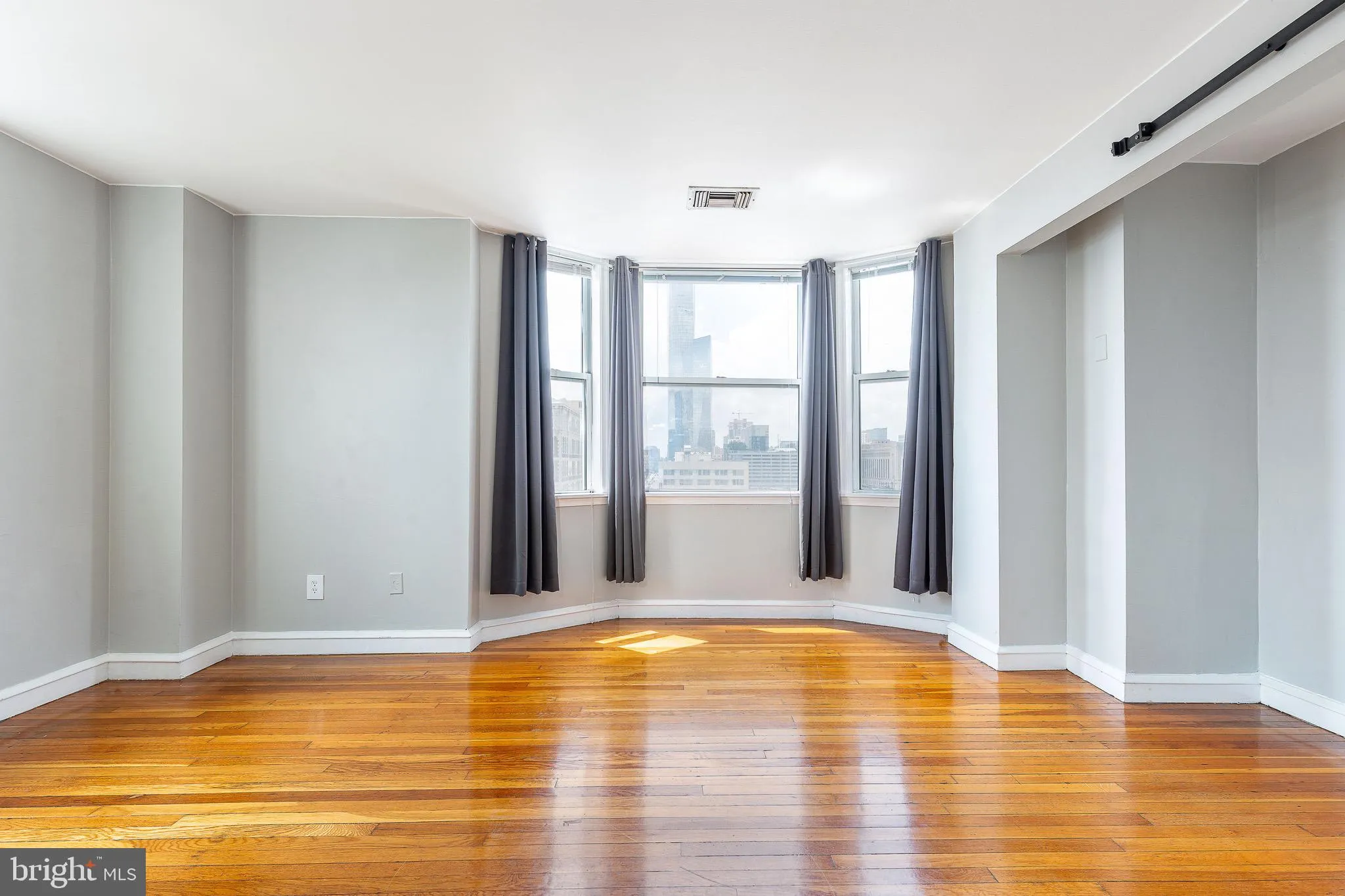Philadelphia, Pennsylvania 19103, United States, 2 Bedrooms Bedrooms, ,1 BathroomBathrooms,Residential,Active,140267