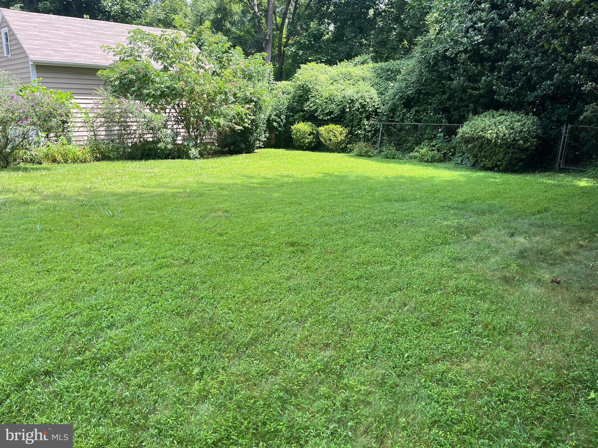 4023 WOODLAND DRIVE