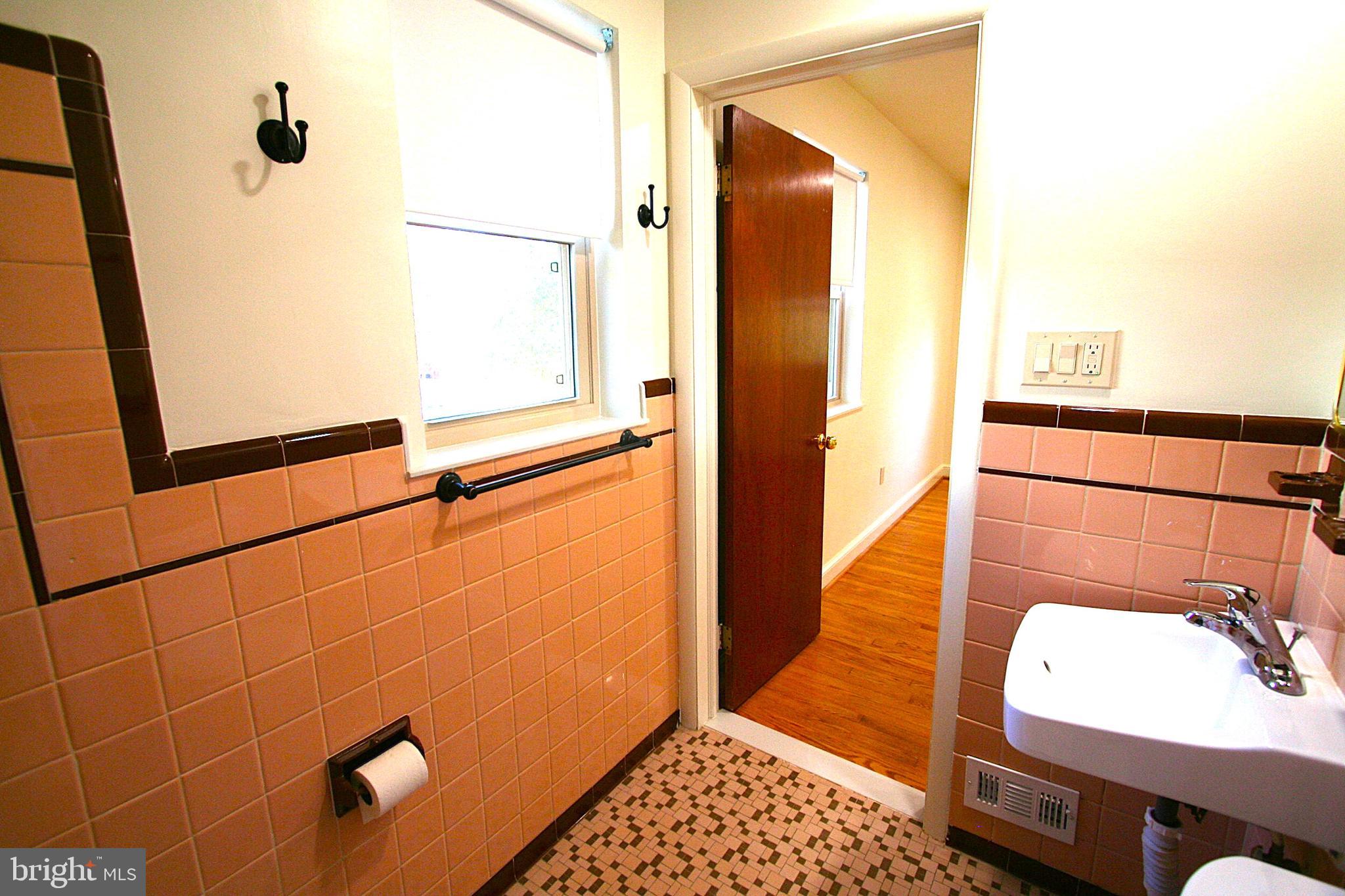 ADELPHI FOREST - Residential Lease