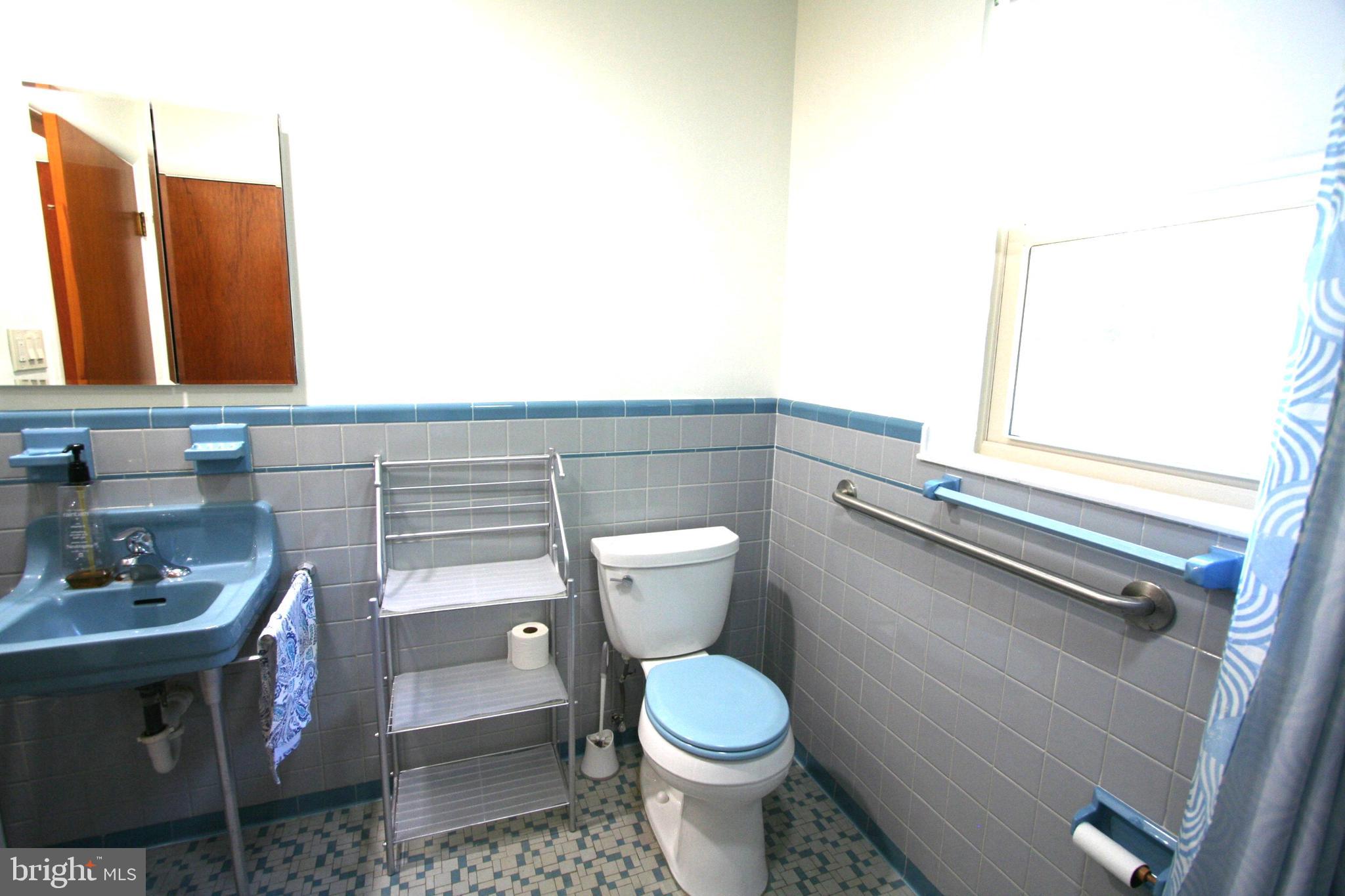 ADELPHI FOREST - Residential Lease