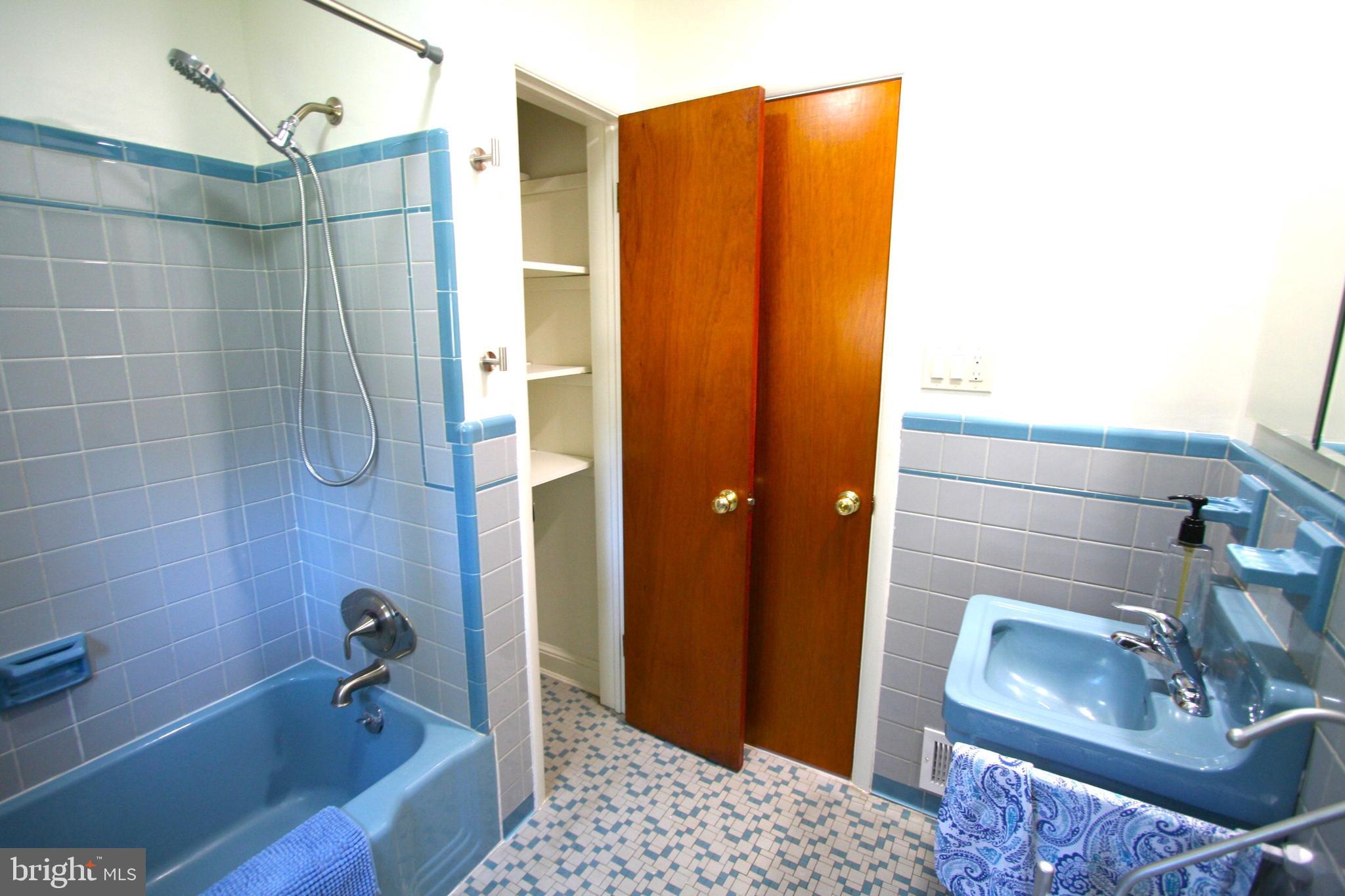 ADELPHI FOREST - Residential Lease