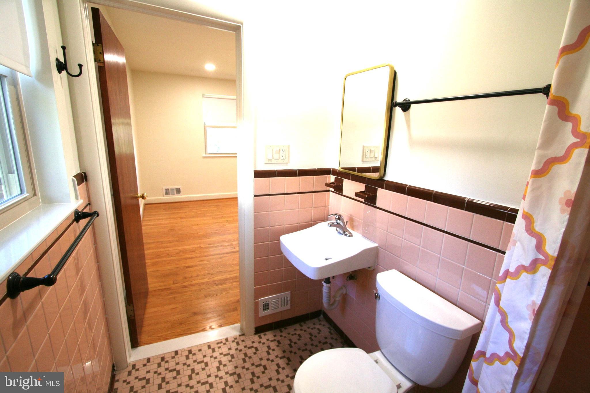 ADELPHI FOREST - Residential Lease