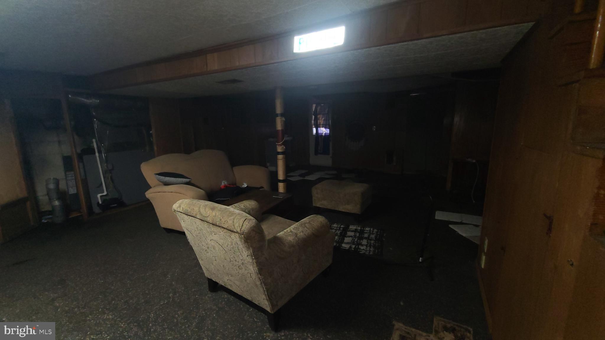 RIDGE MANOR - Residential