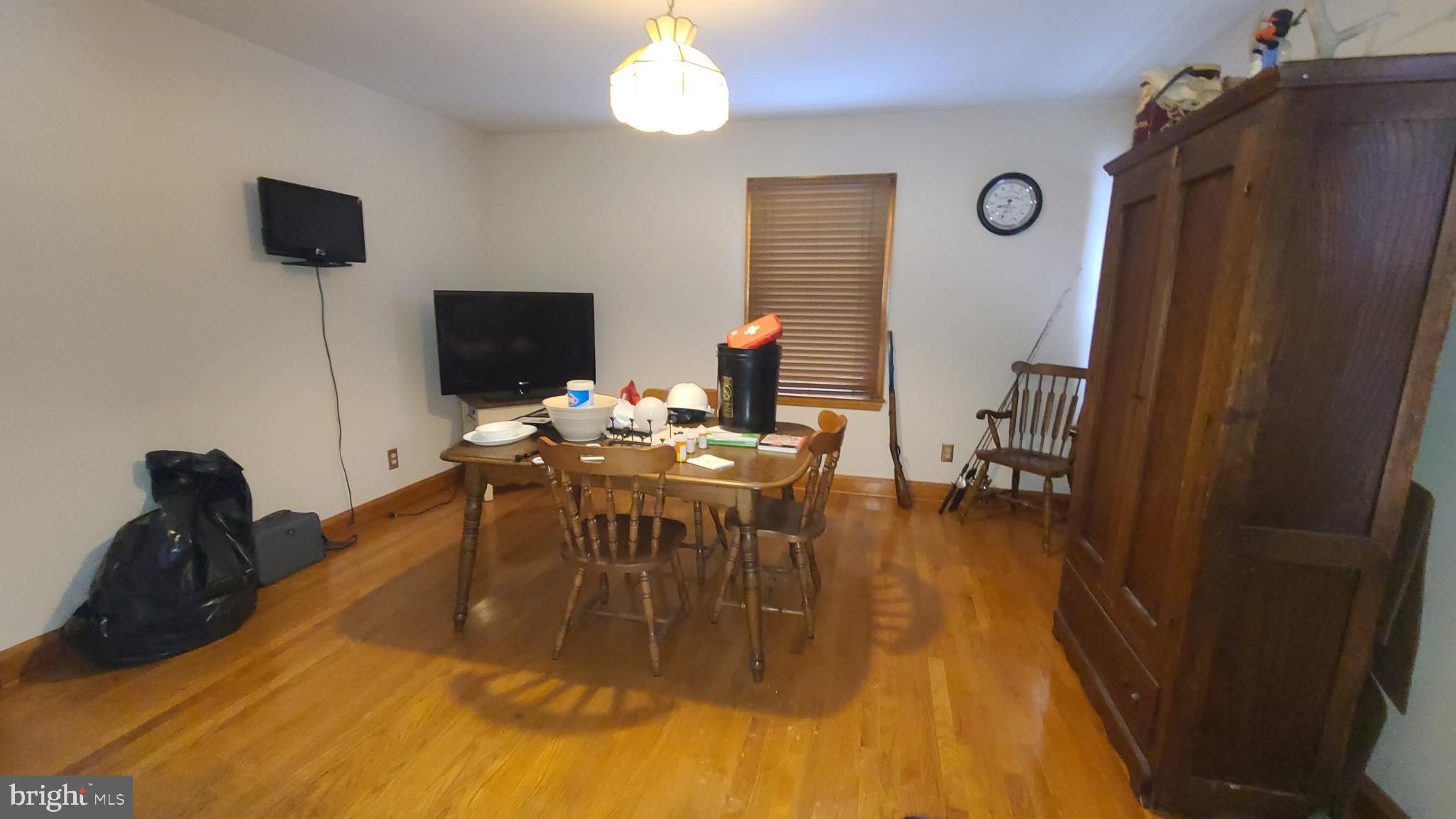 RIDGE MANOR - Residential