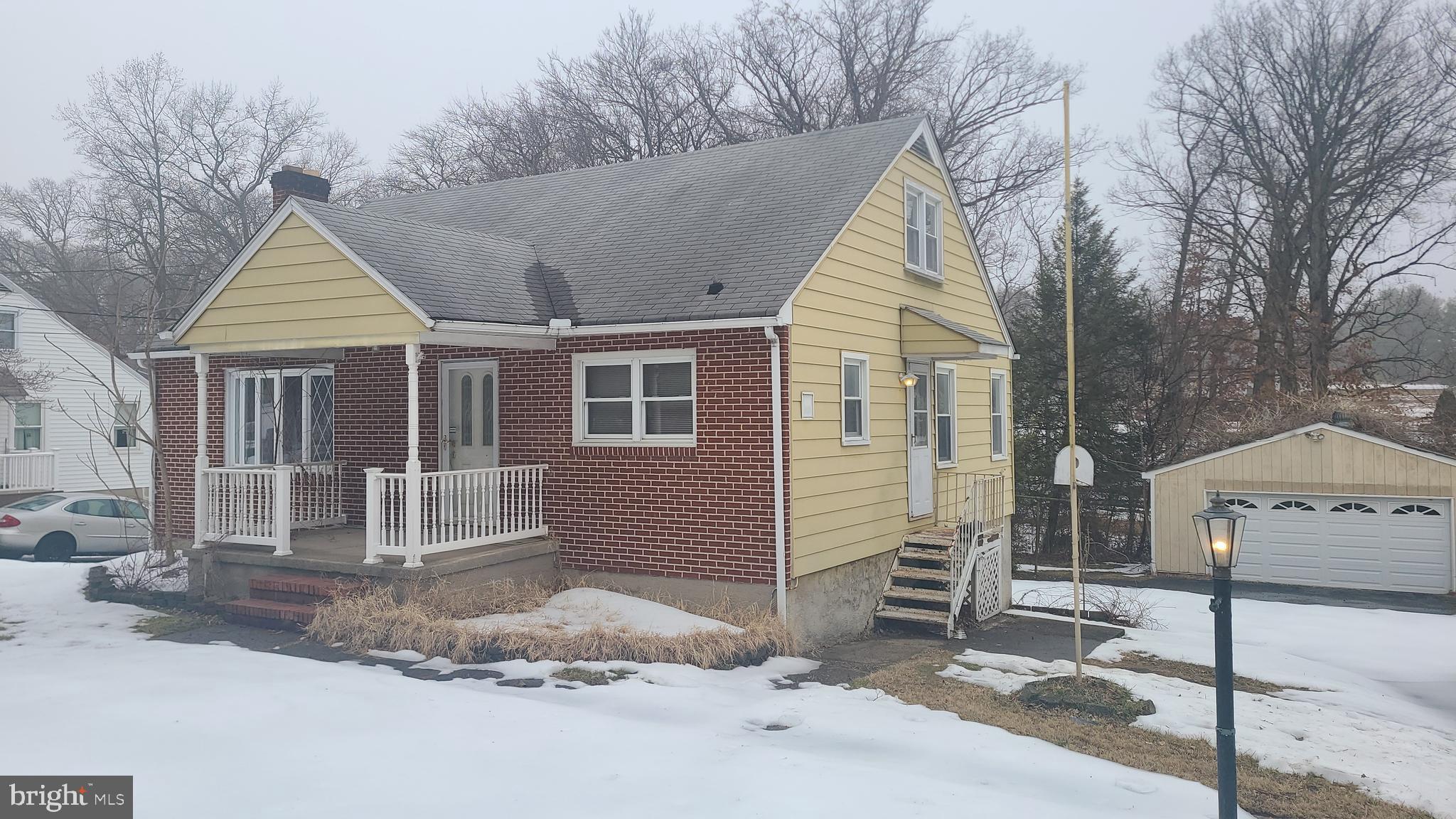 RIDGE MANOR - Residential