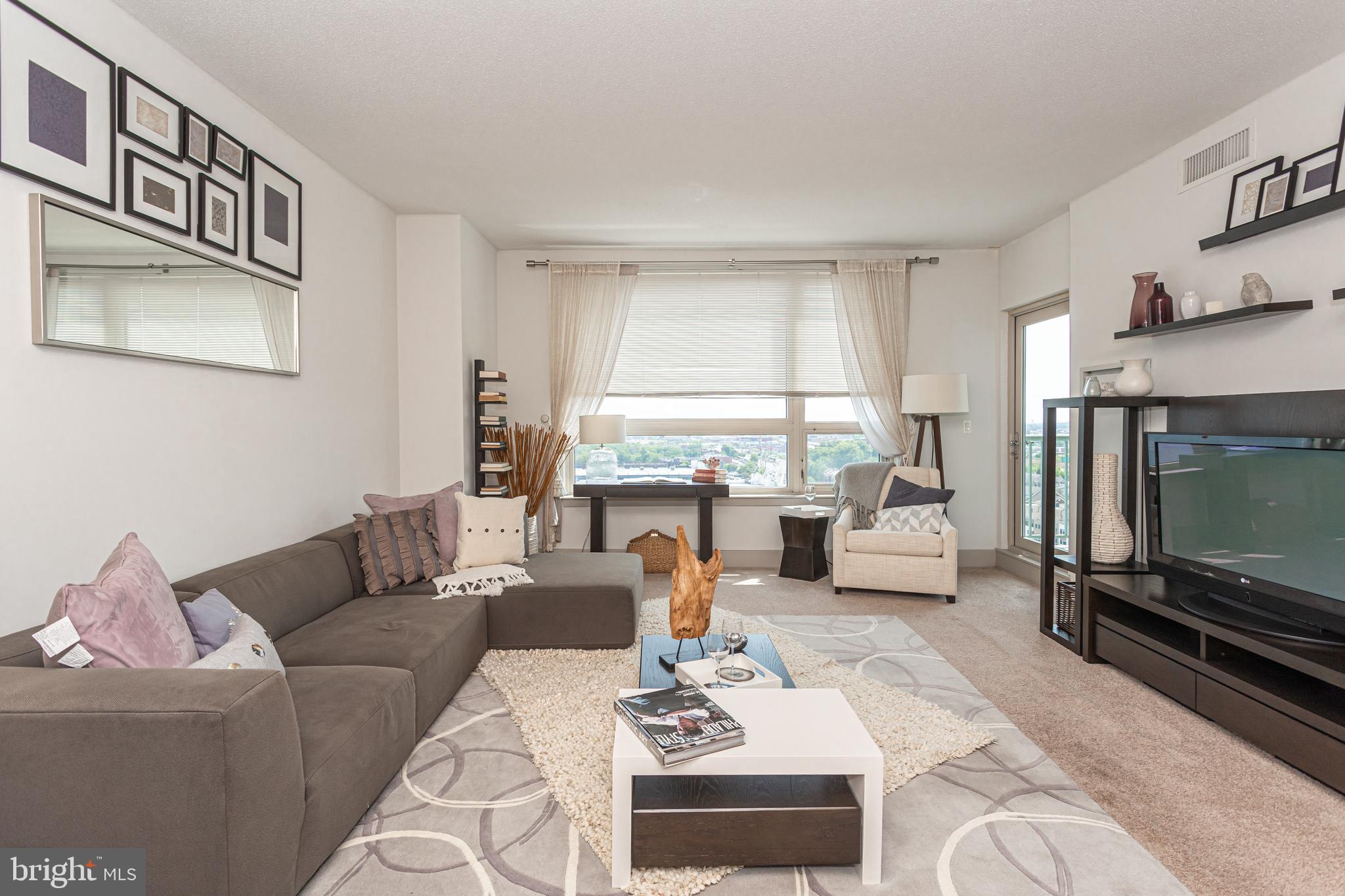 DOCKSIDE CONDOMINIUM - Residential