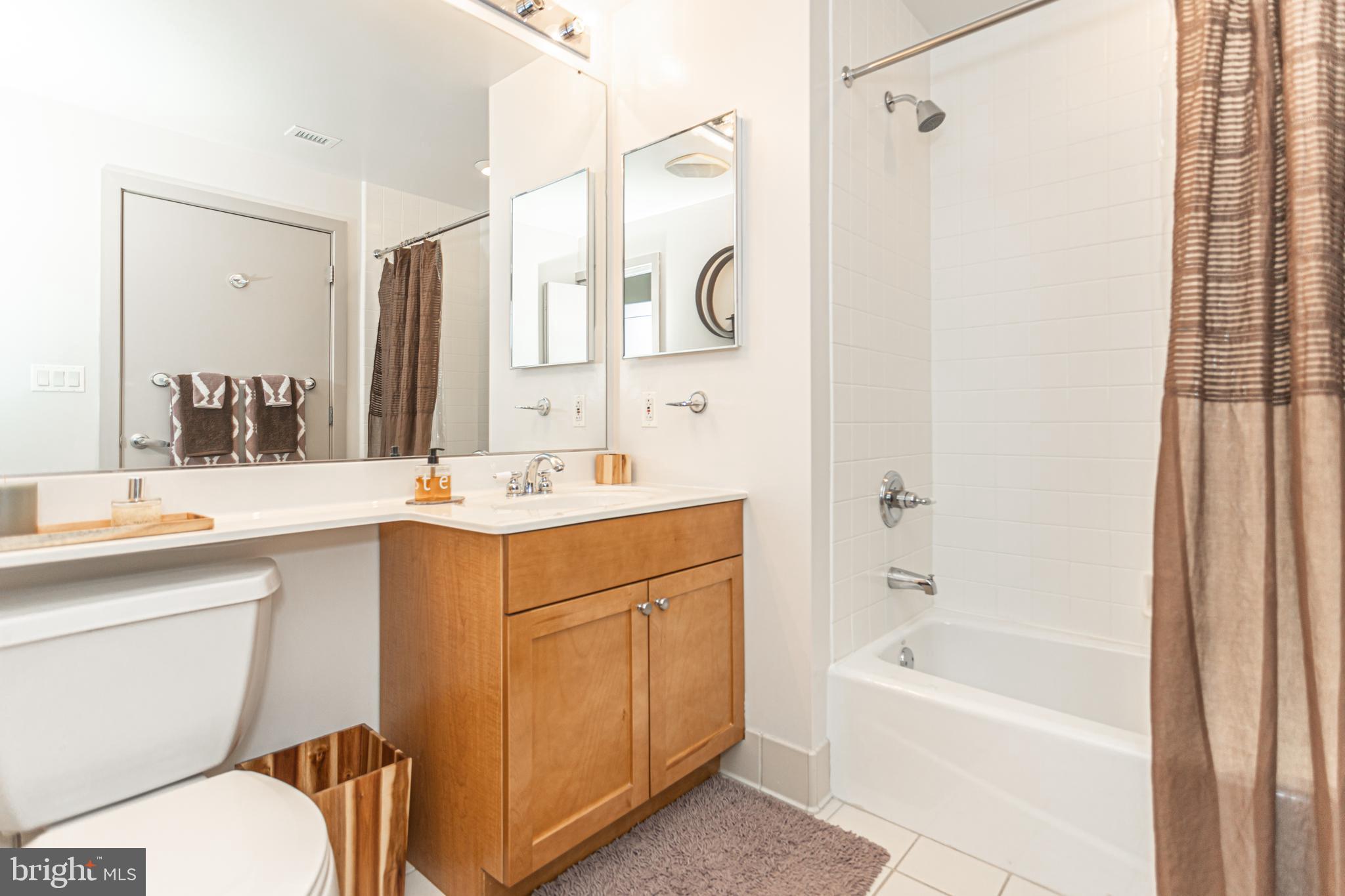 DOCKSIDE CONDOMINIUM - Residential