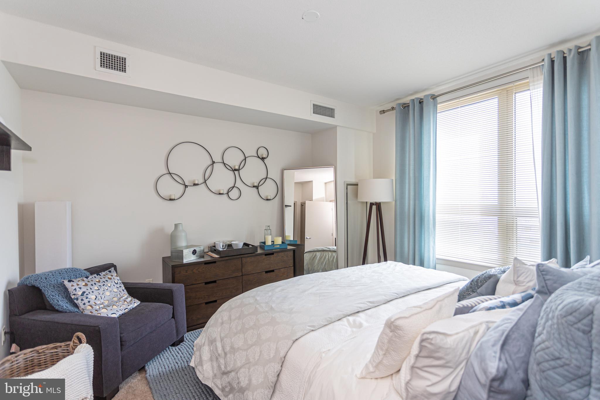 DOCKSIDE CONDOMINIUM - Residential