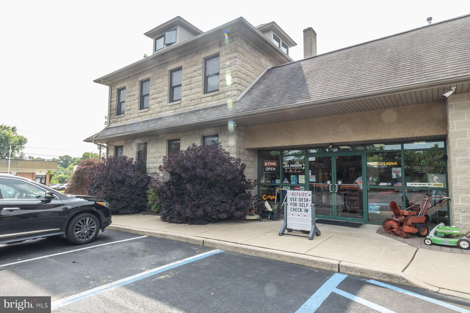 148 S WHITE HORSE PIKE