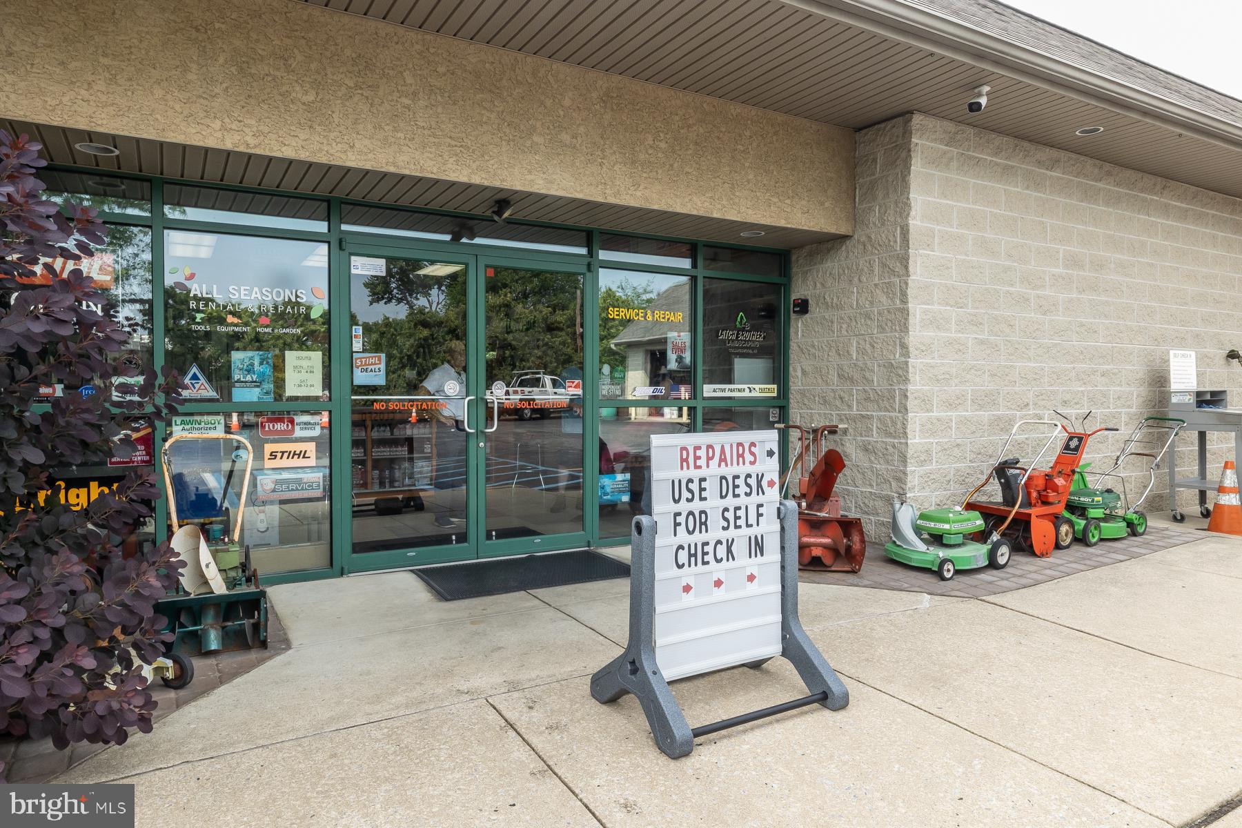 148 S WHITE HORSE PIKE