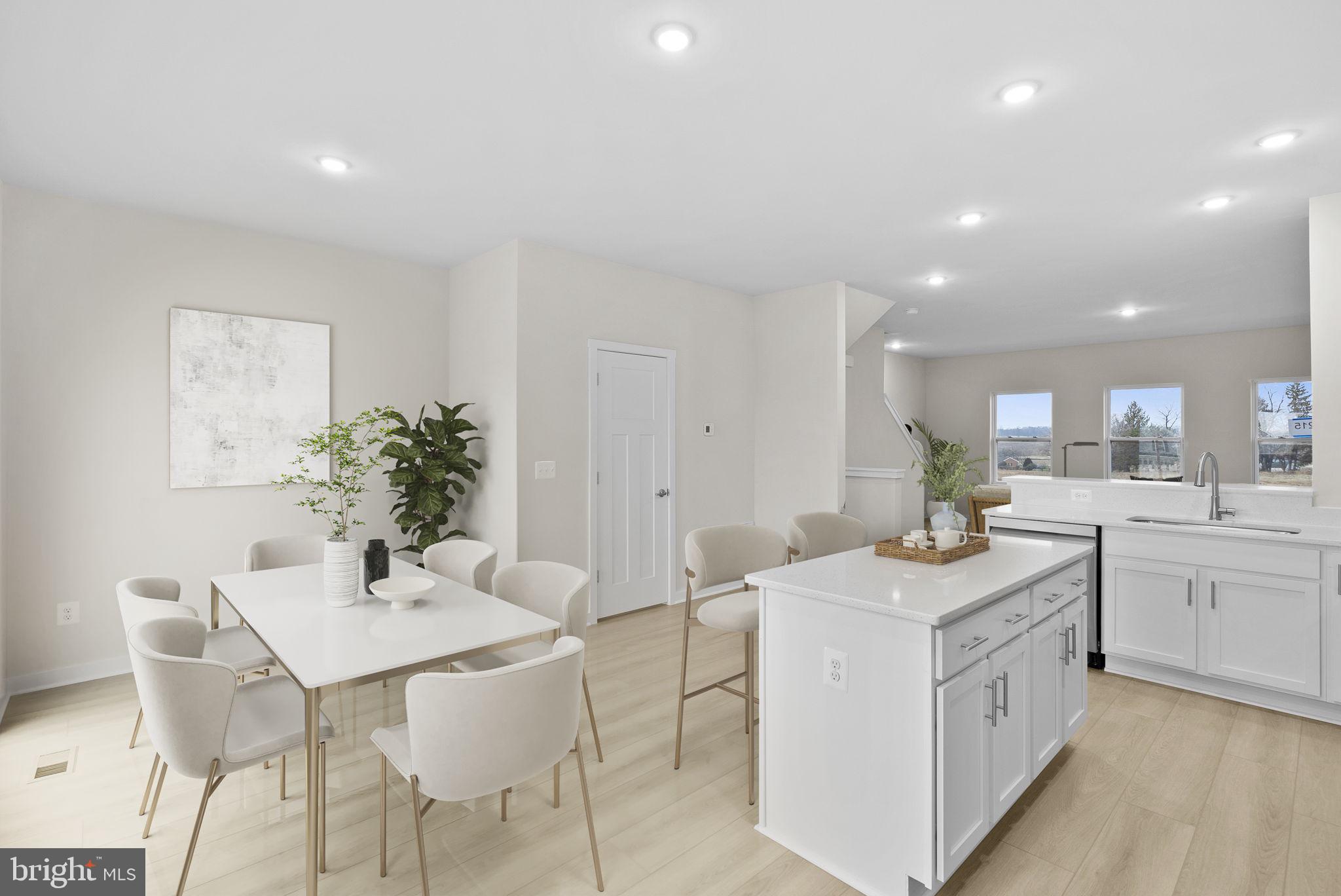 HUNTWELL WEST - Residential