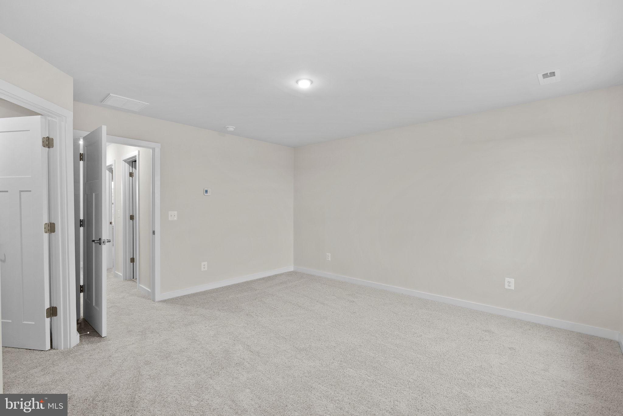 HUNTWELL WEST - Residential