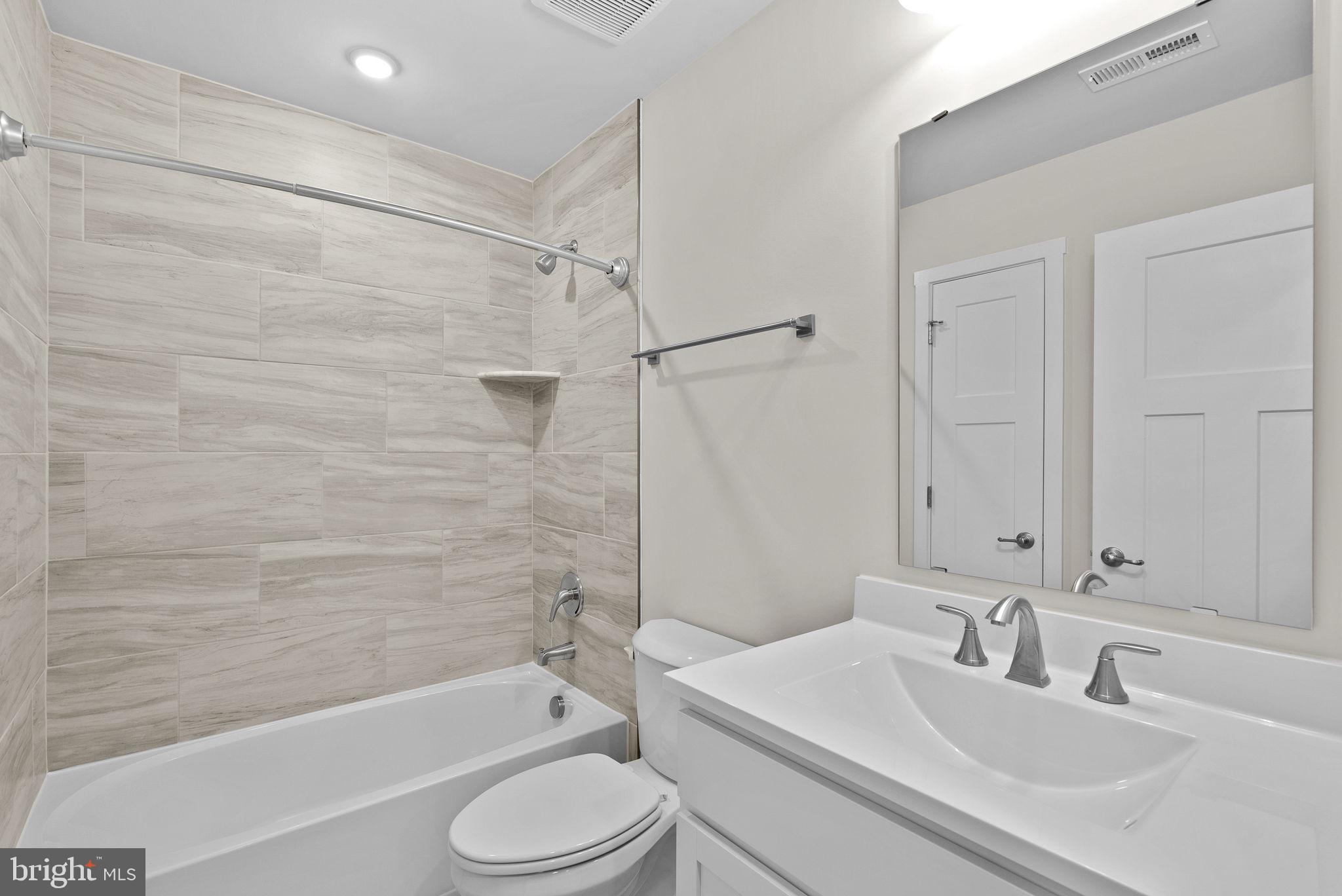 HUNTWELL WEST - Residential