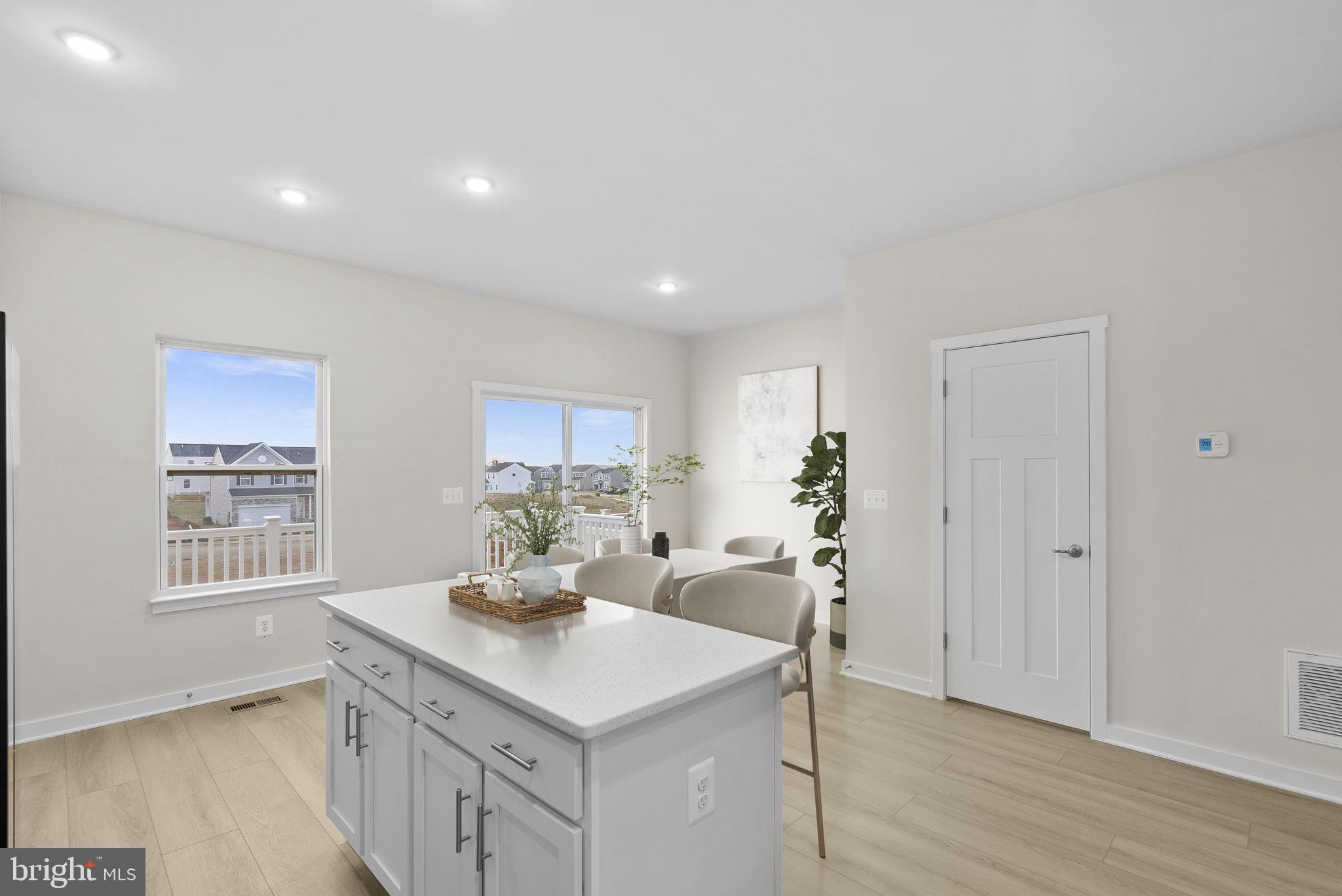 HUNTWELL WEST - Residential