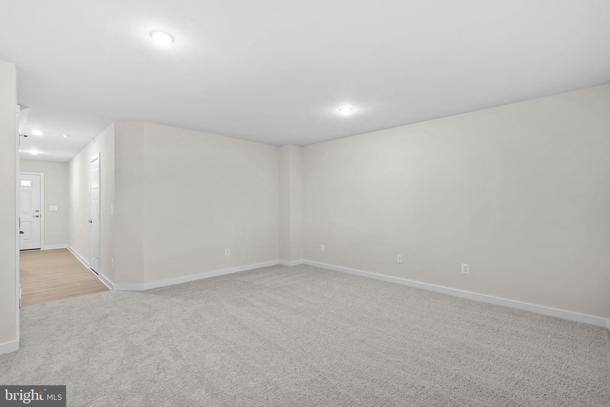 HUNTWELL WEST - Residential