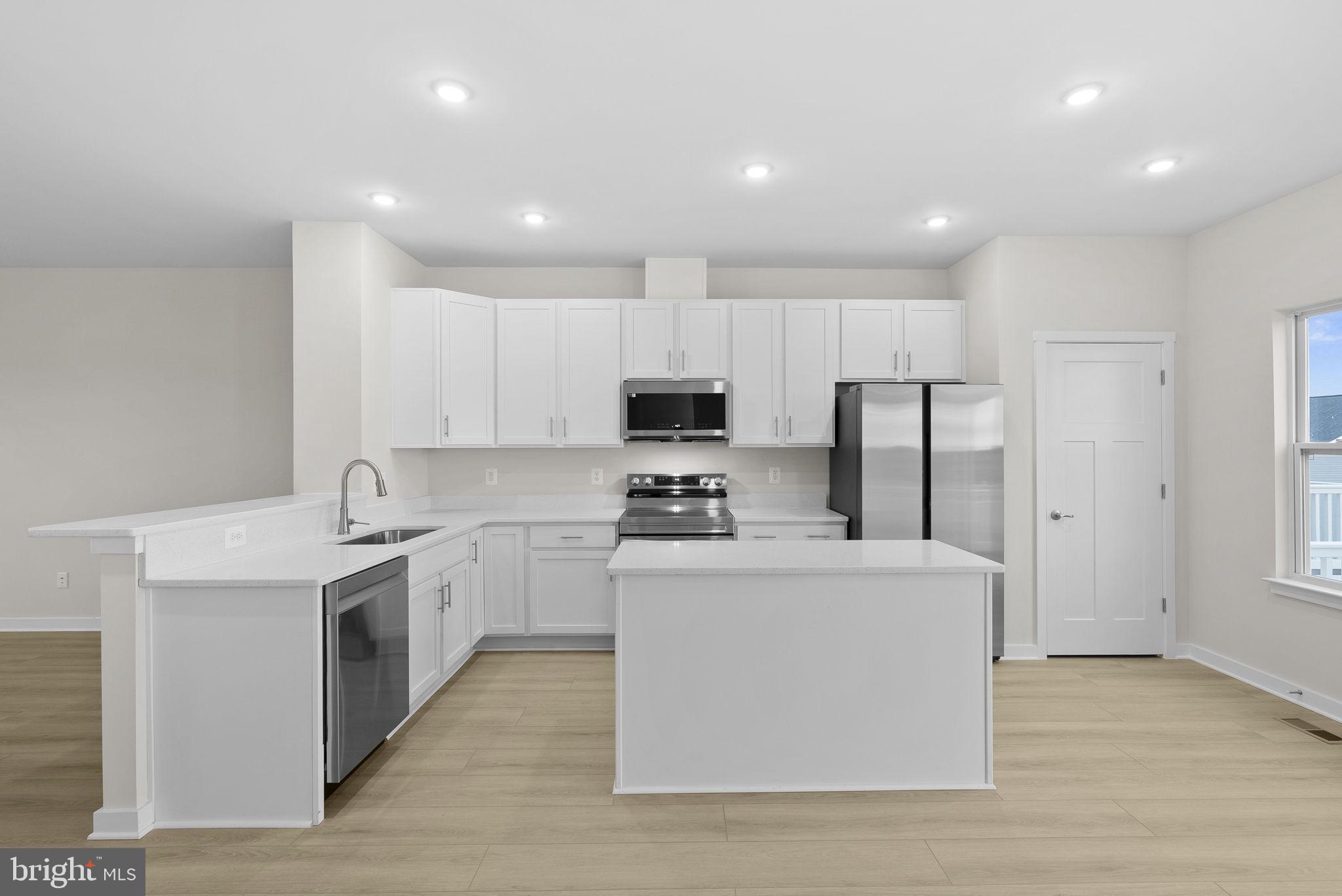 HUNTWELL WEST - Residential