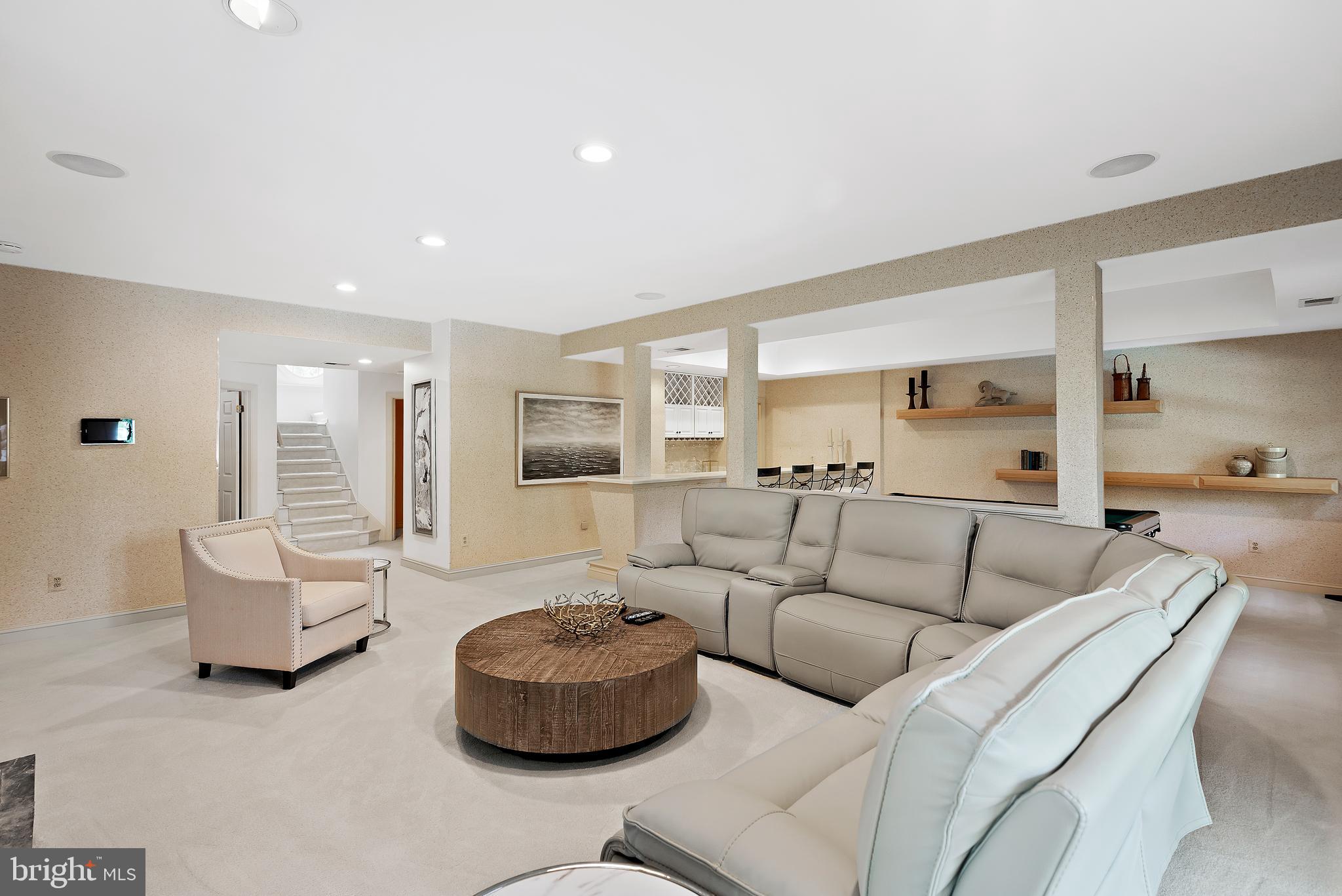 POTOMAC VILLAGE - Residential