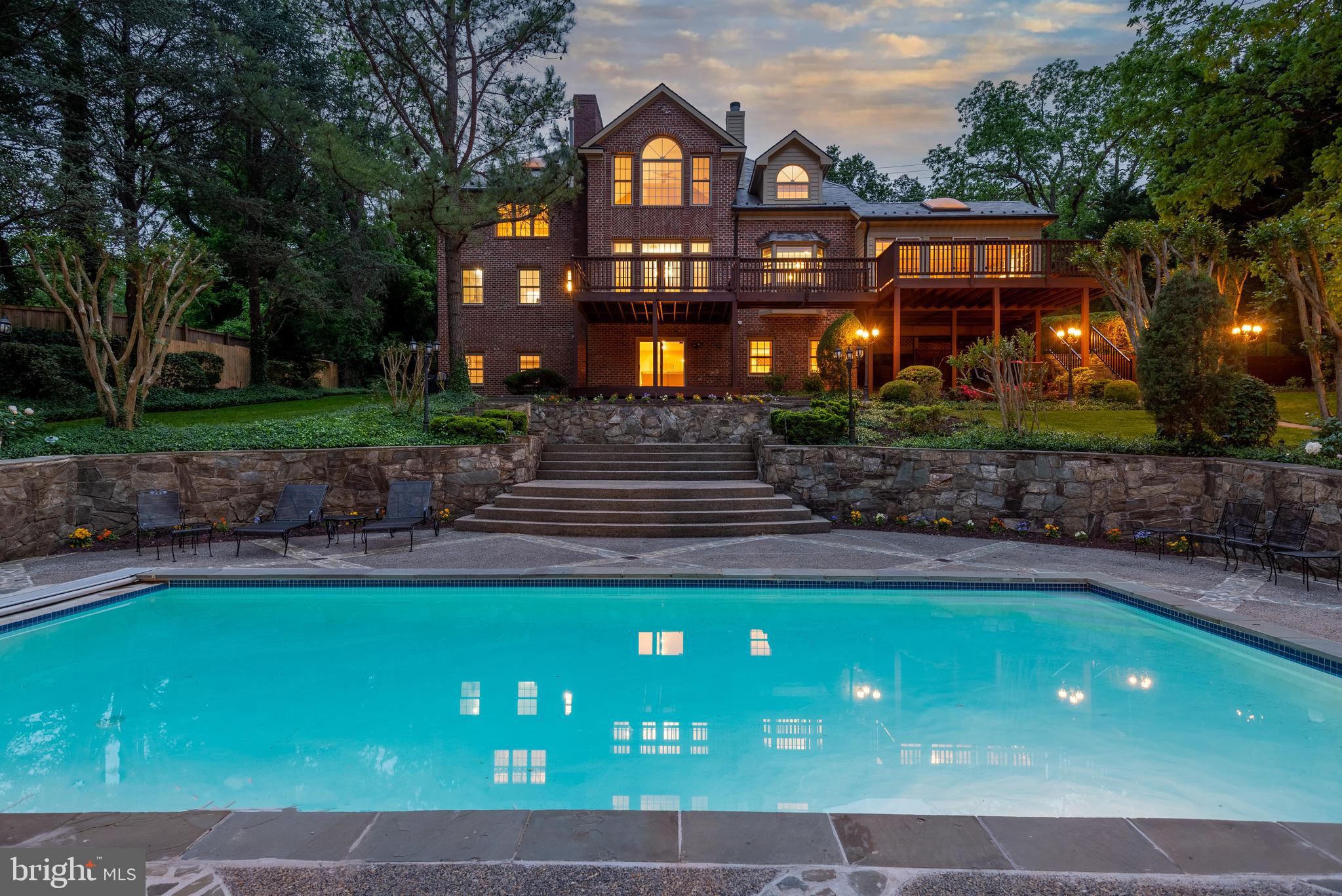 POTOMAC VILLAGE - Residential