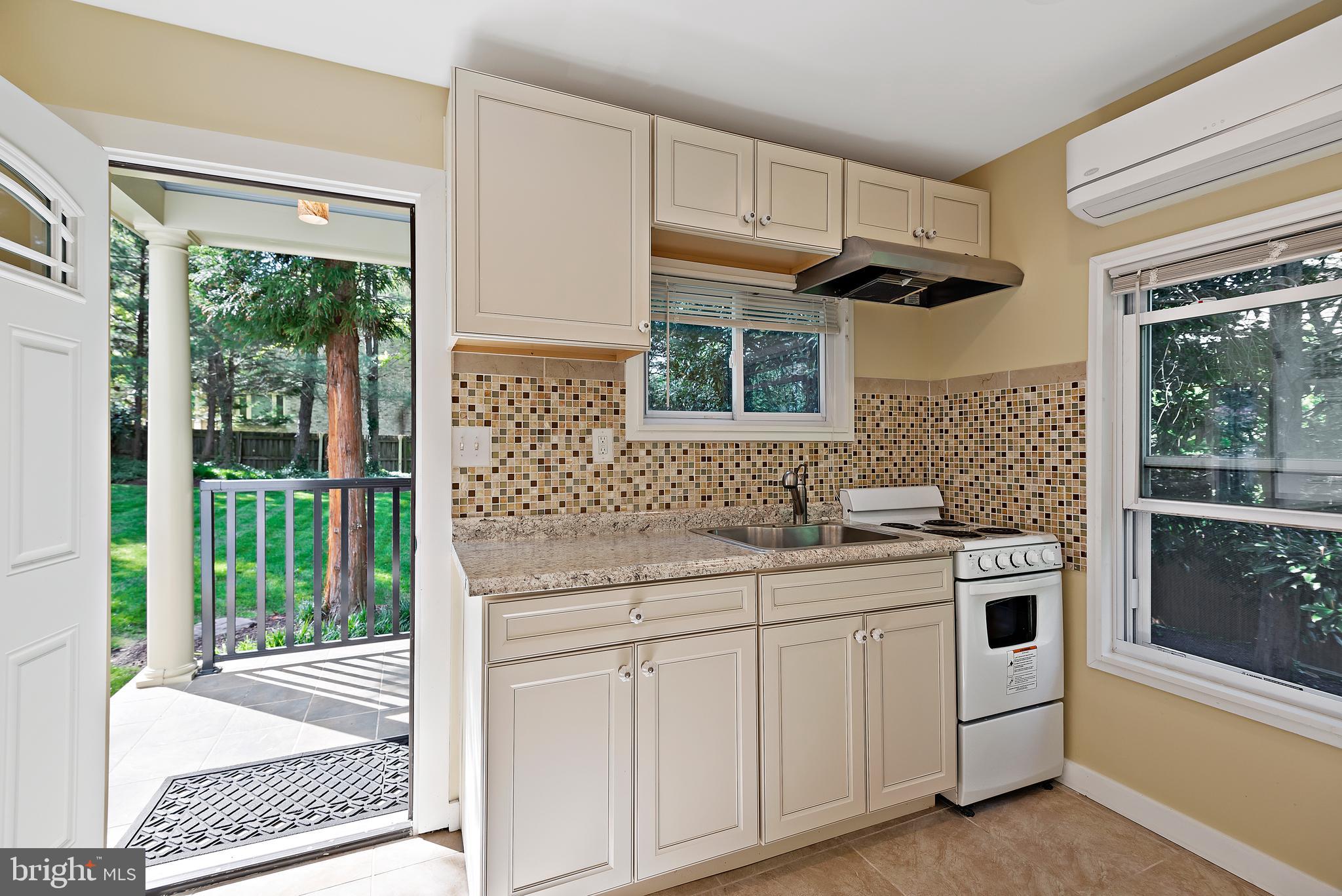 POTOMAC VILLAGE - Residential