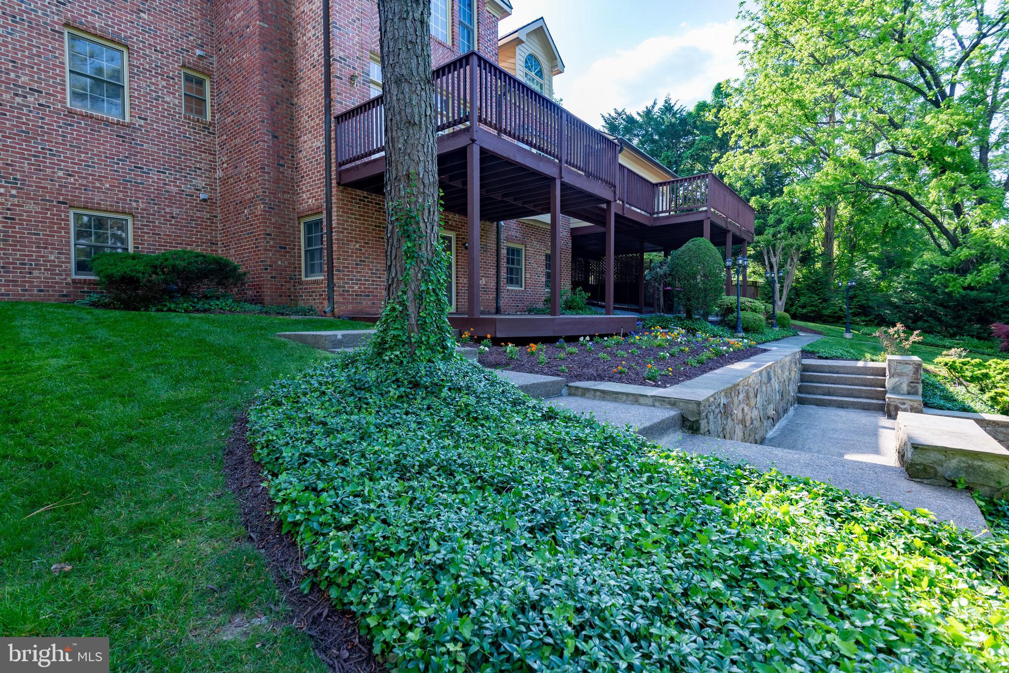 POTOMAC VILLAGE - Residential